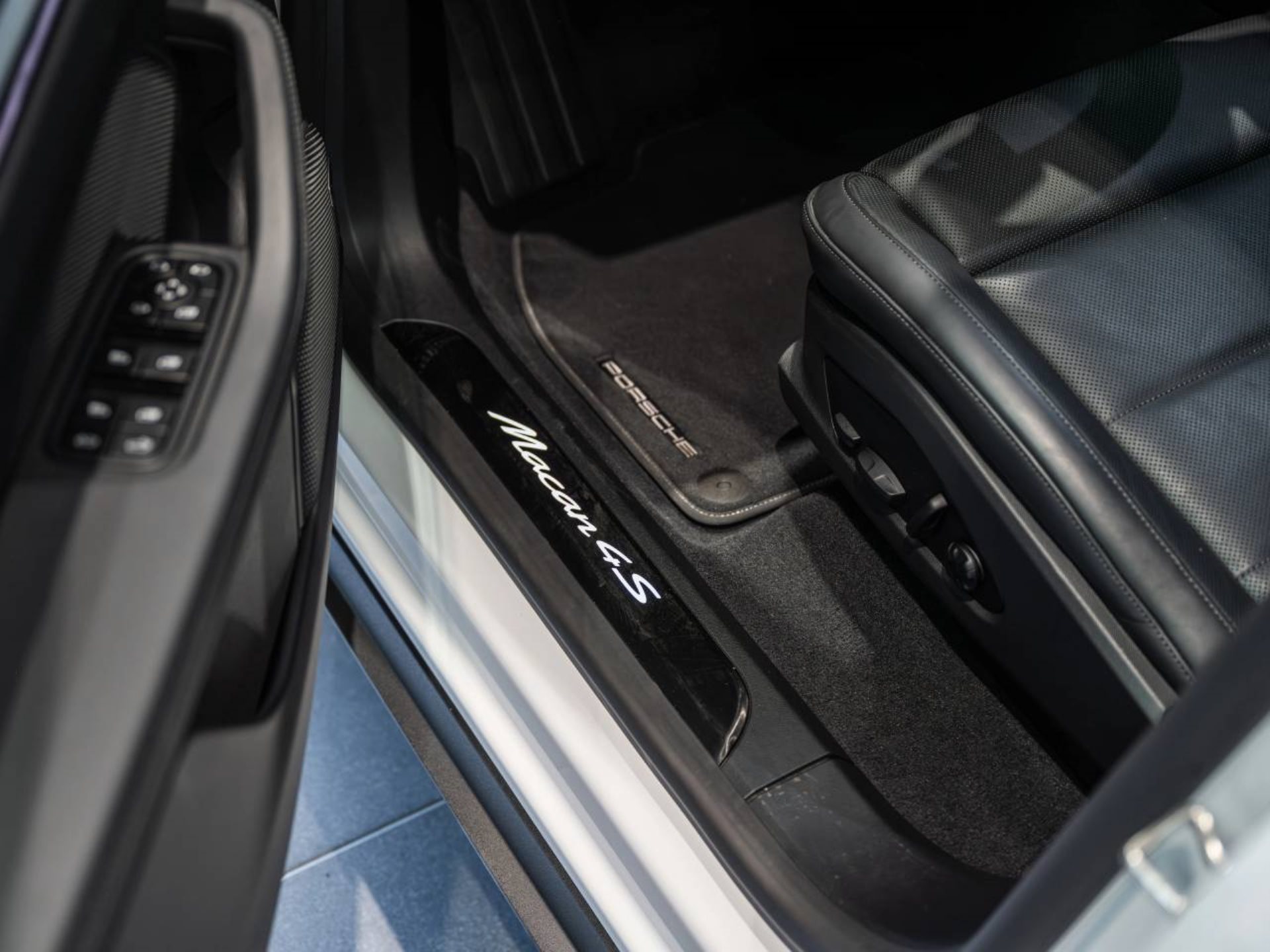 PORSCHE Macan 4S-image-21