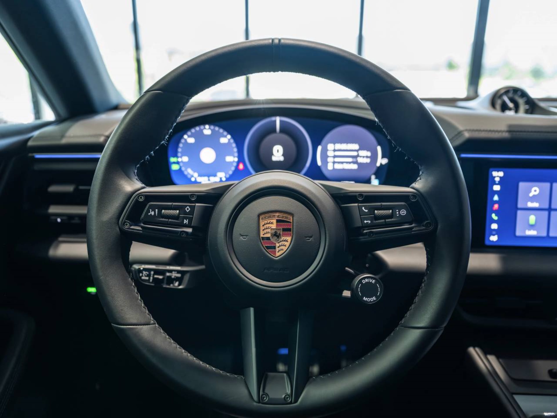 PORSCHE Macan 4S-image-13