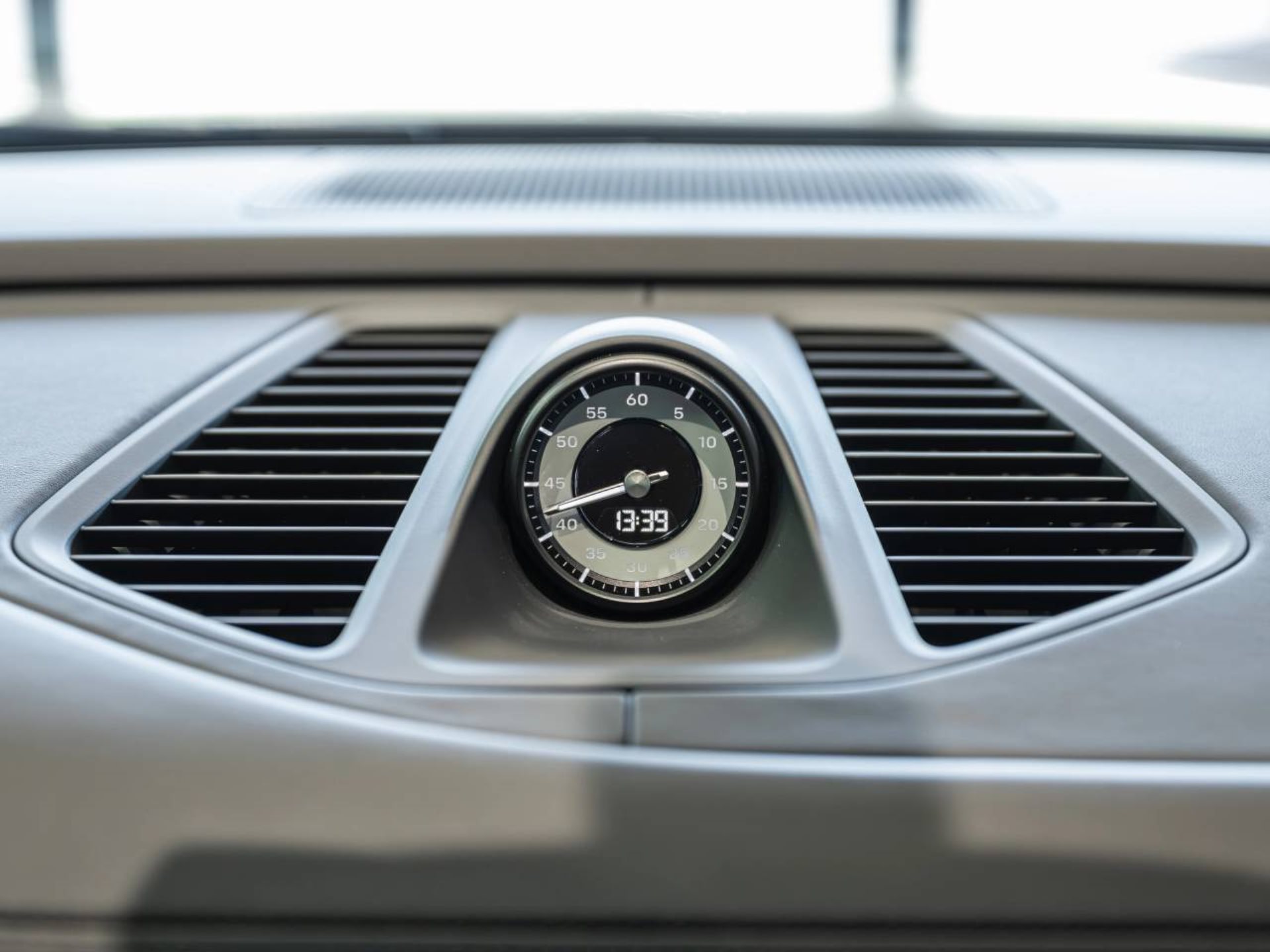 PORSCHE Macan 4S-image-30
