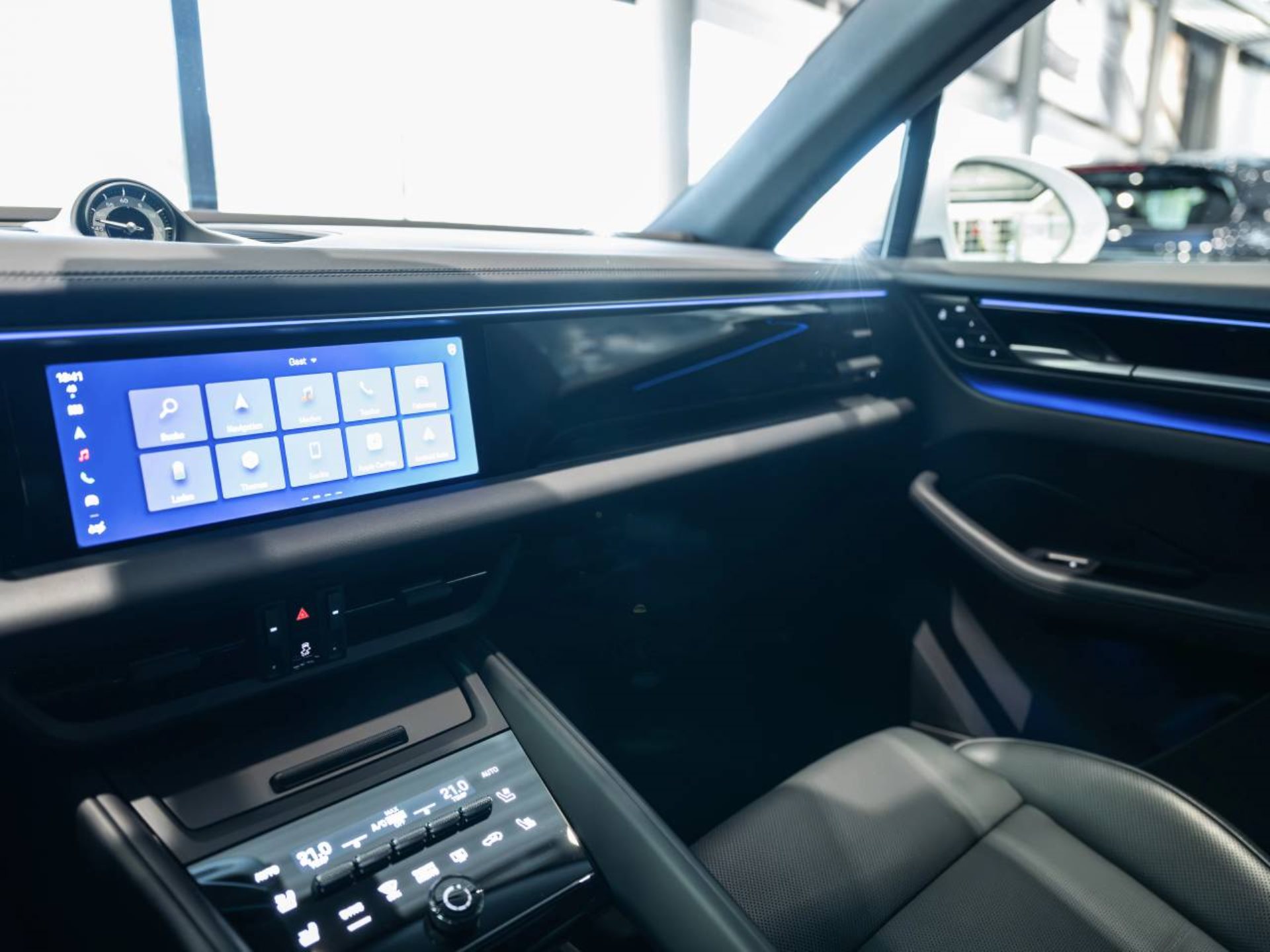 PORSCHE Macan 4S-image-17