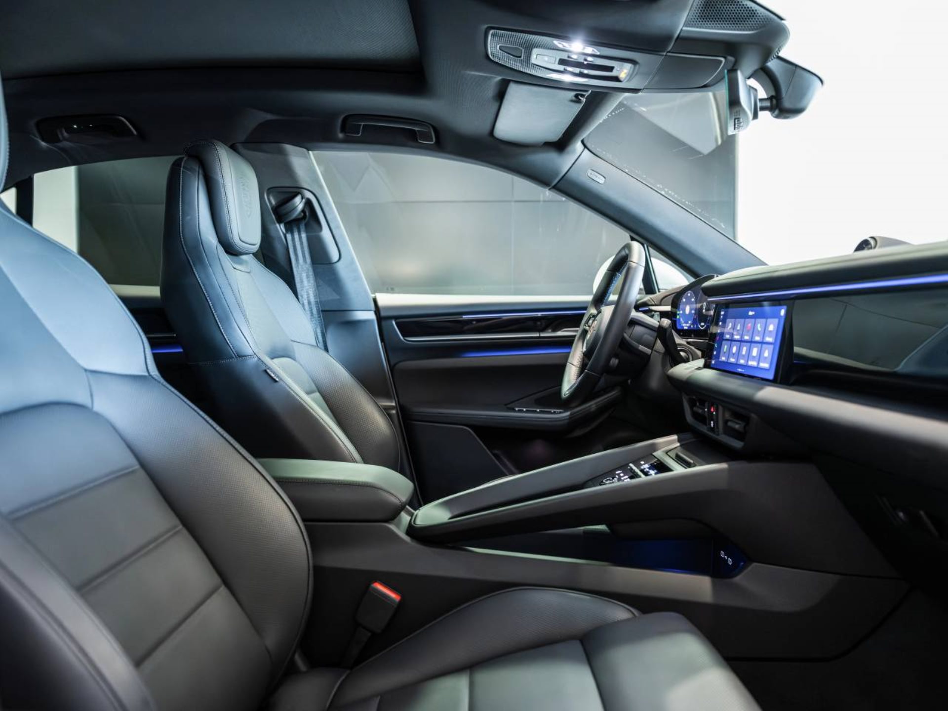 PORSCHE Macan 4S-image-18