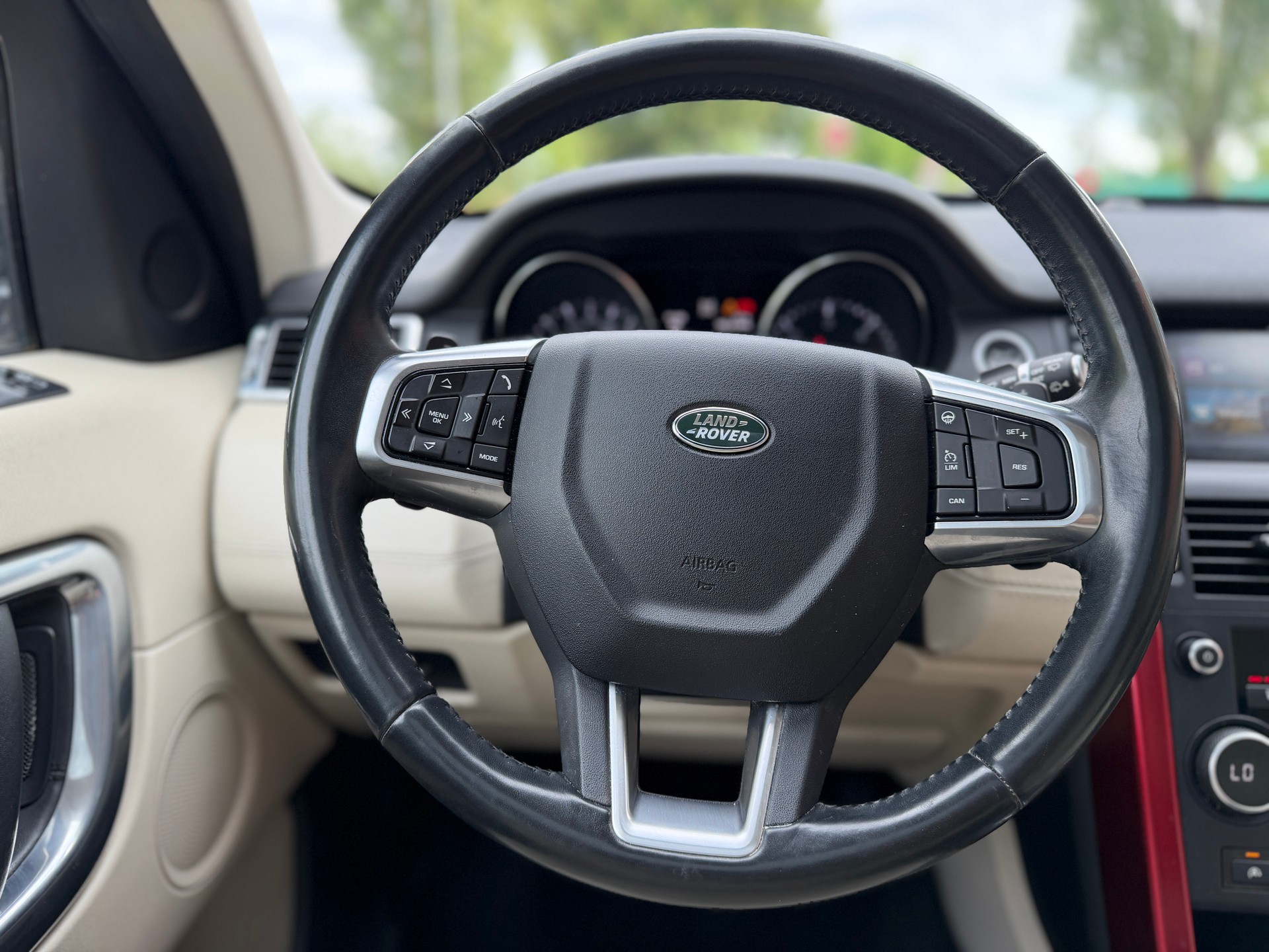 LAND ROVER Discovery Sport 2.0 TD4 HSE AT9-image-6