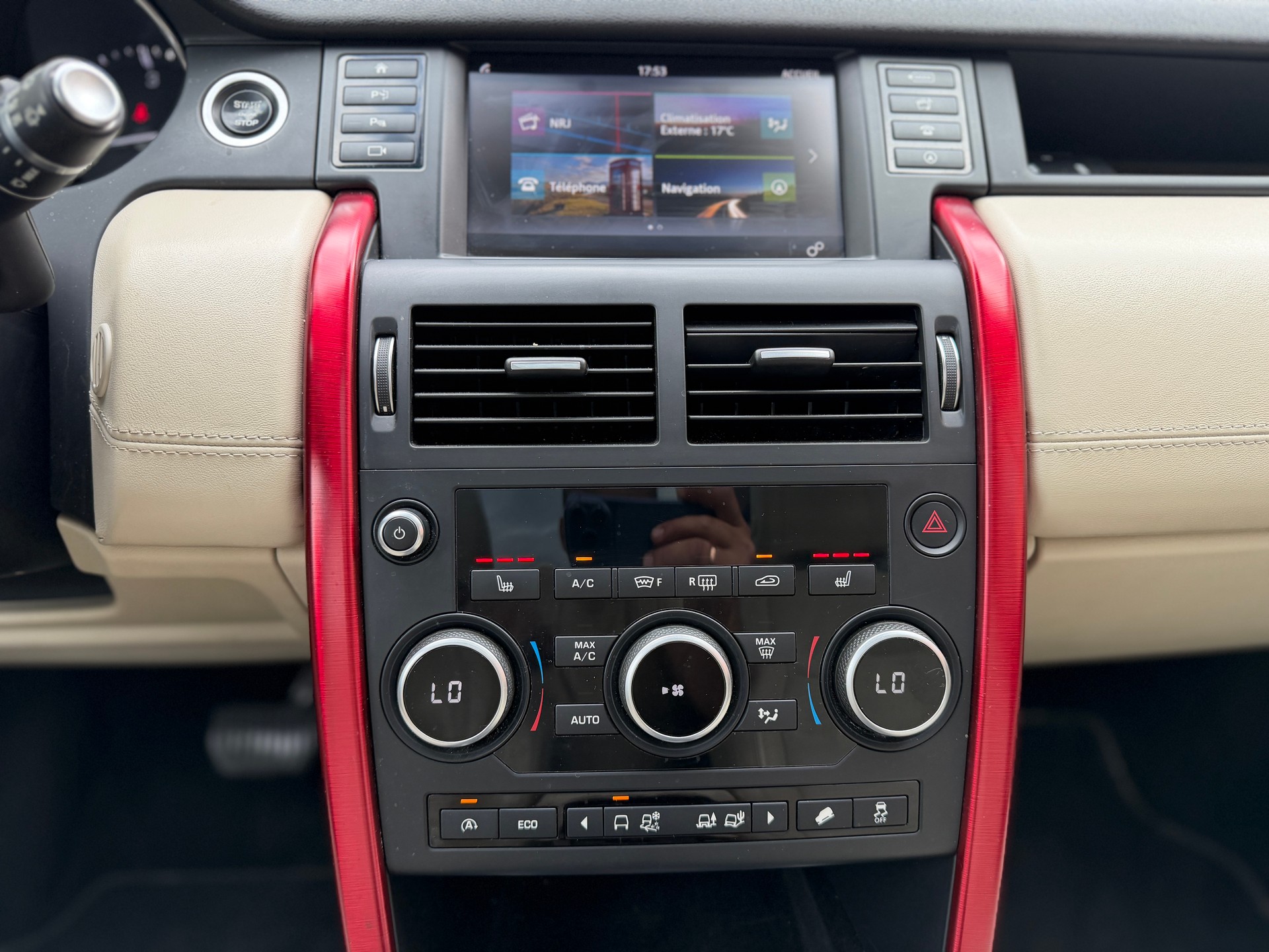 LAND ROVER Discovery Sport 2.0 TD4 HSE AT9-image-15