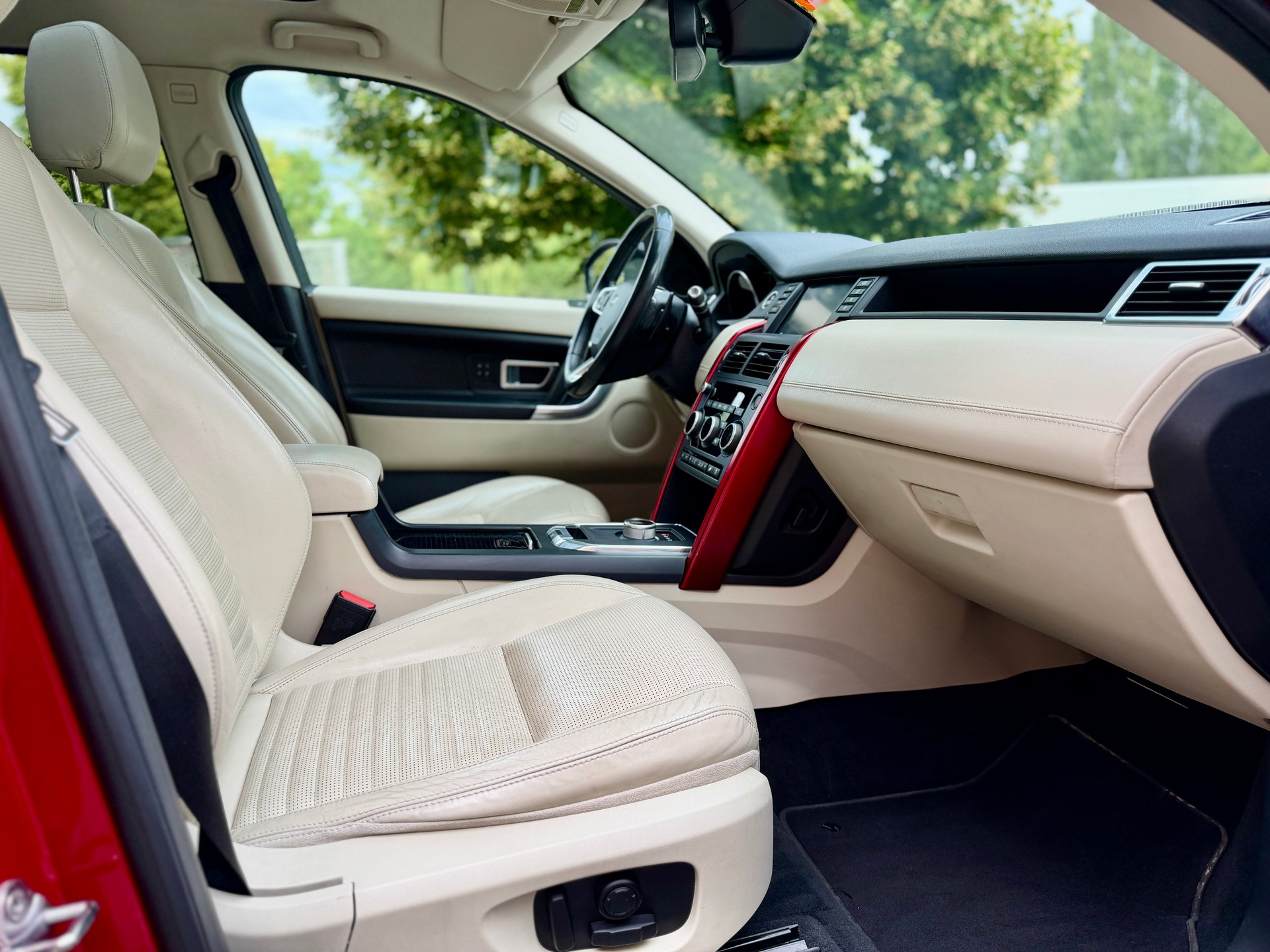 LAND ROVER Discovery Sport 2.0 TD4 HSE AT9-image-13