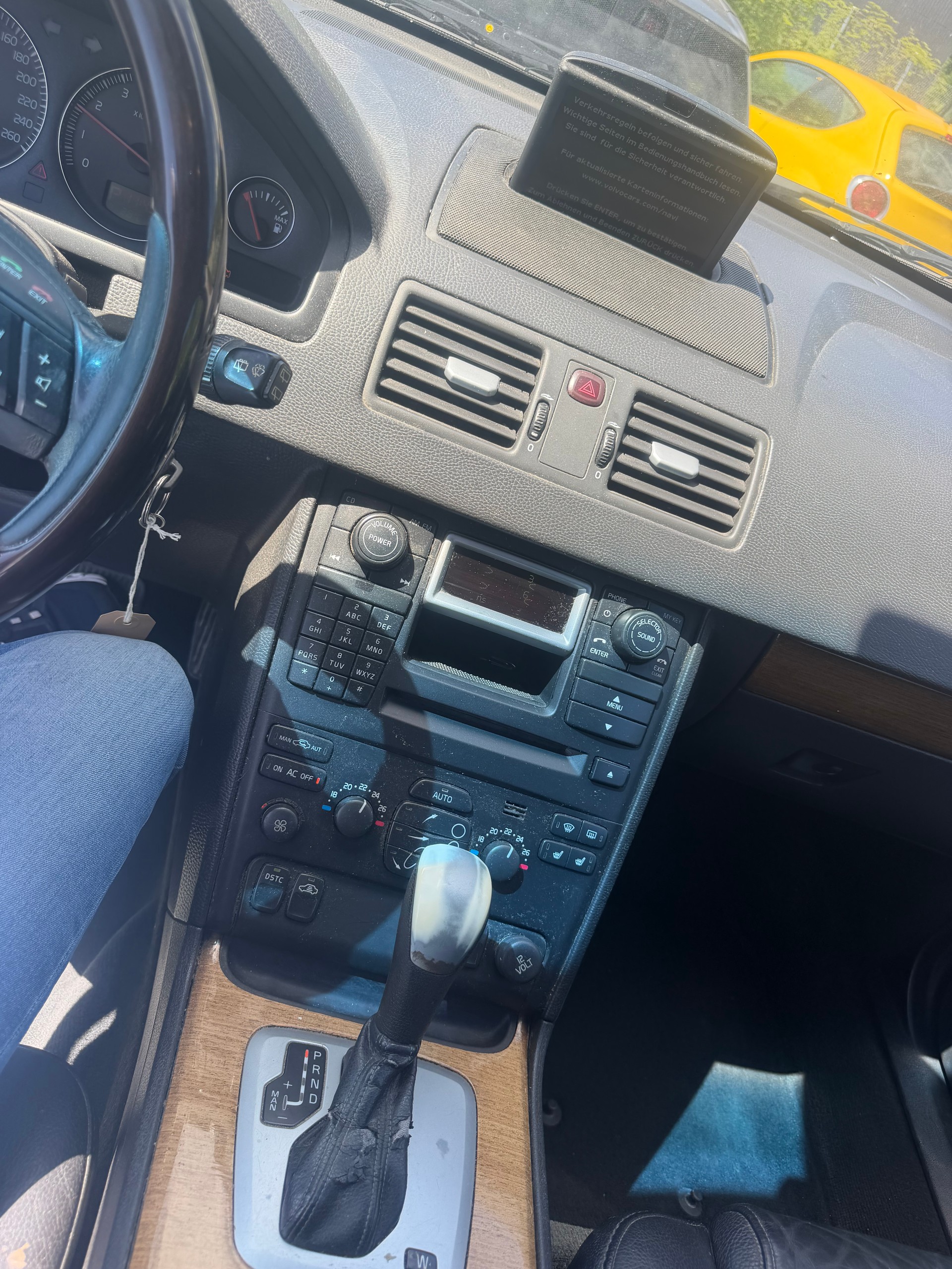 VOLVO XC90 T6 AWD Geartronic-image-8