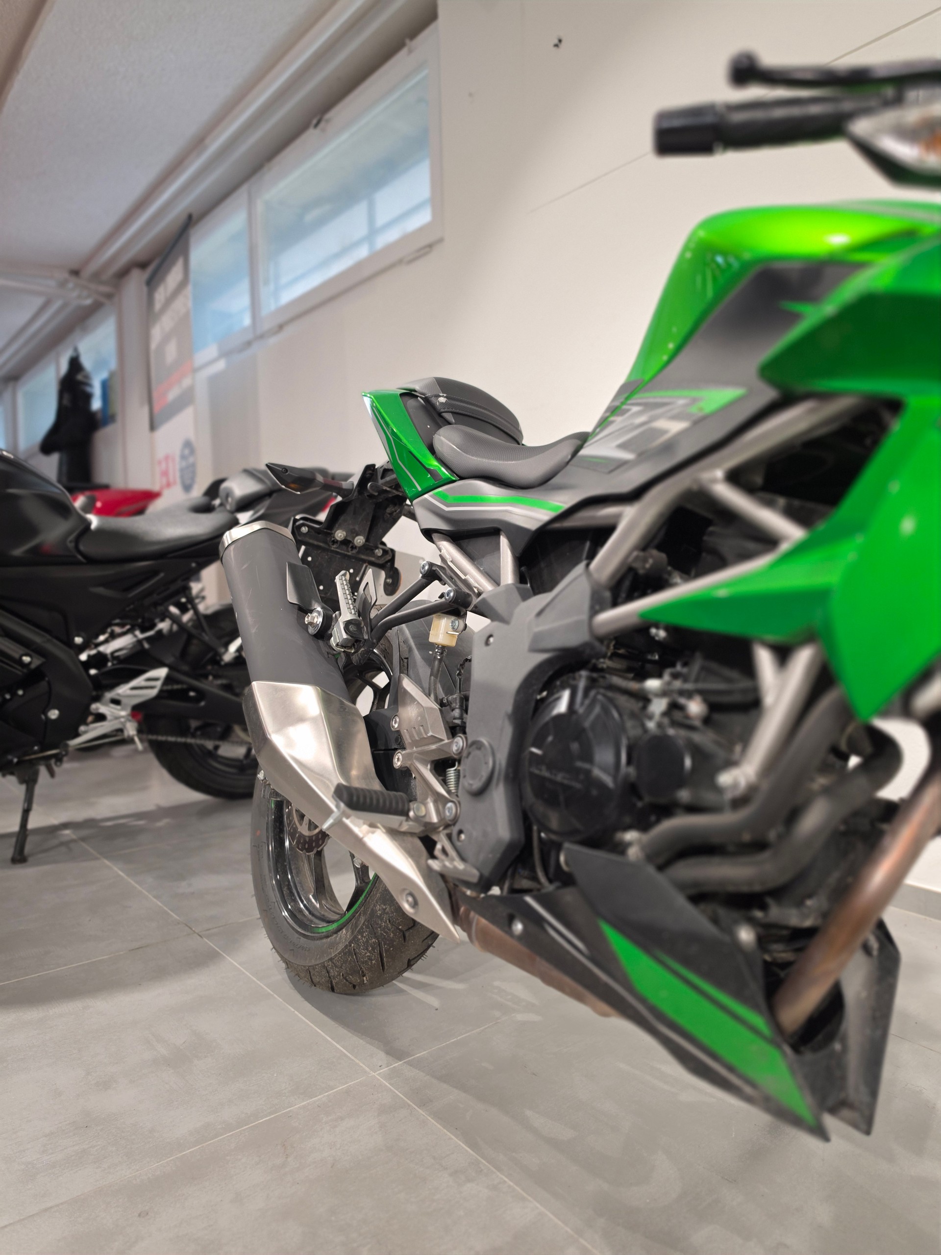 KAWASAKI Z 125 ABS-image-3
