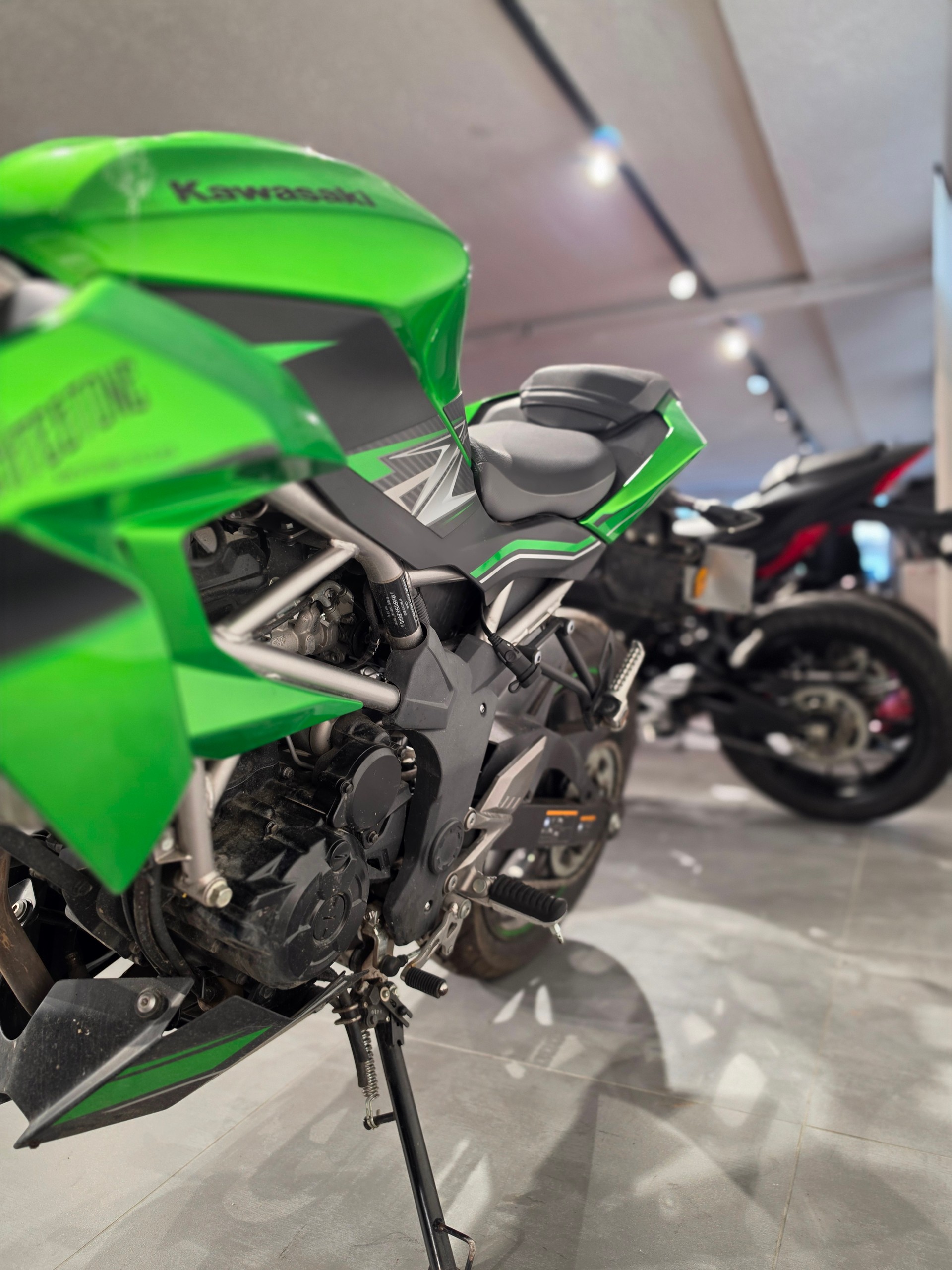 KAWASAKI Z 125 ABS-image-2