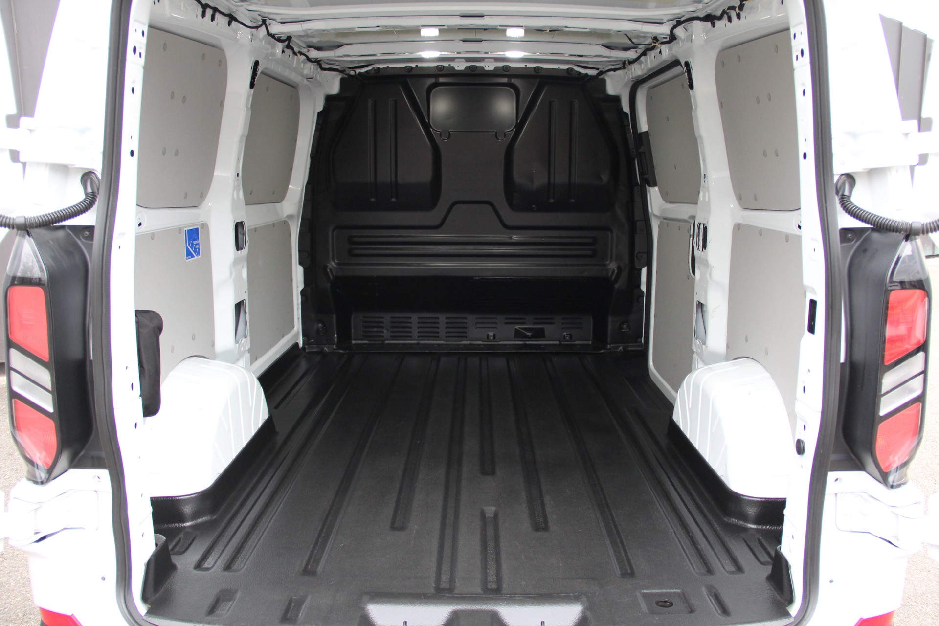 FORD Transit Custom Van 280 L1H1 Trend Automat *RÜCKFAHRKAMERA* *AUTOMAT* TEMPOMAT *LADERAUM-AUSB.* ASSIST.-PAKET *3-JAHRE-GARANTIE*-image-7