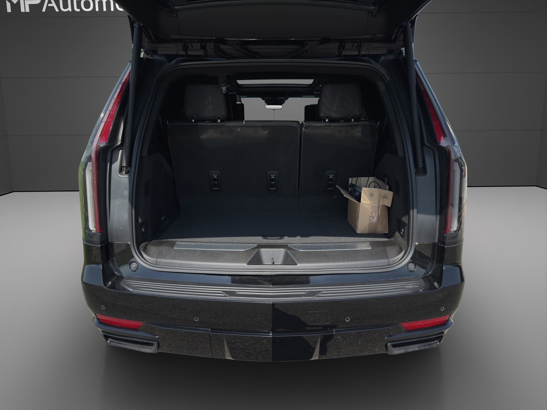 CADILLAC 6.2 V8 Platinum Automatic-showroom-element-3