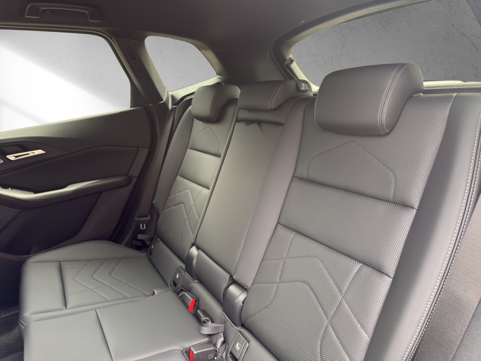 BMW 220i Active Tourer M Sport DKG-image-15