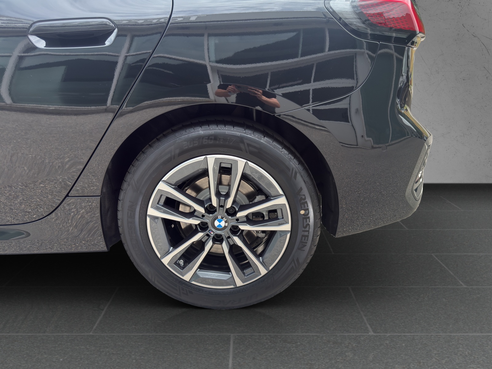 BMW 220i Active Tourer M Sport DKG-image-11