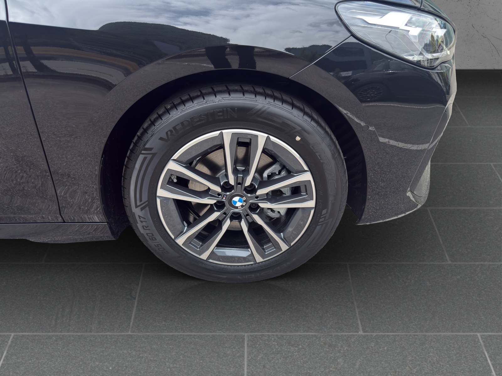 BMW 220i Active Tourer M Sport DKG-image-9