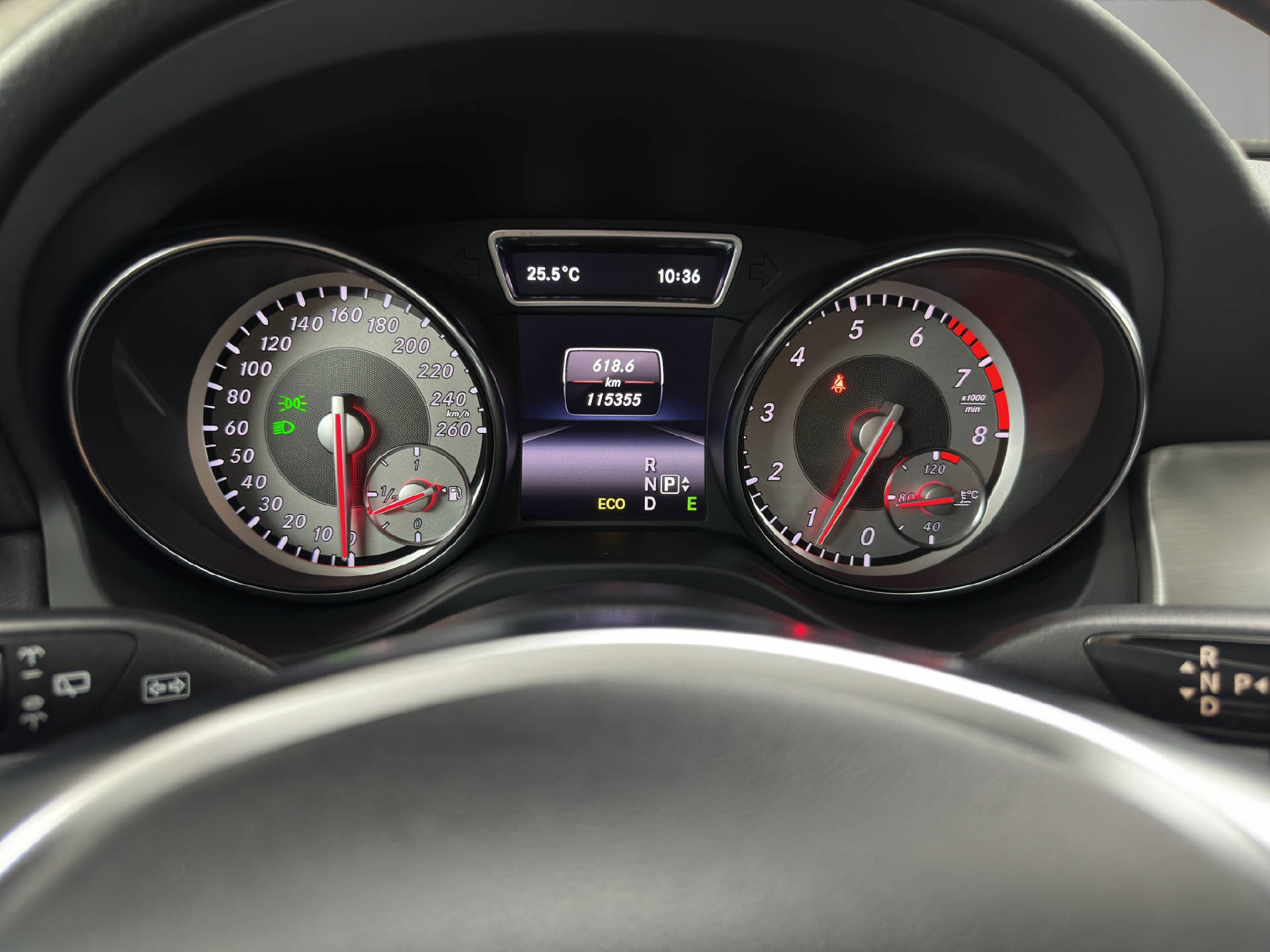MERCEDES-BENZ GLA 250 AMG Line 4m-image-6