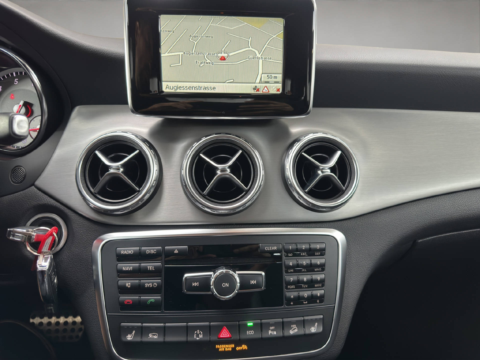 MERCEDES-BENZ GLA 250 AMG Line 4m-image-8