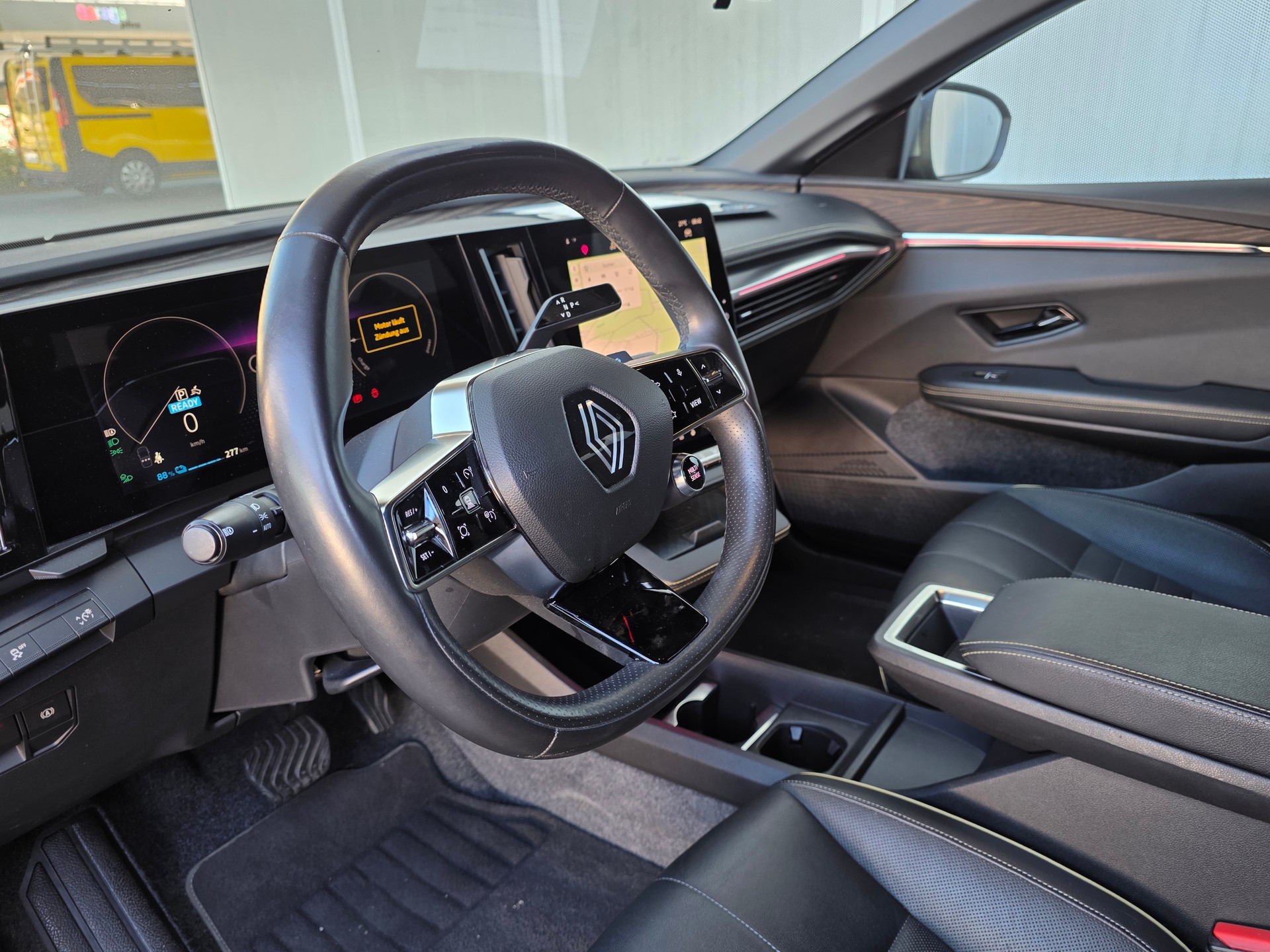 RENAULT Mégane E-TECH EV60 Iconic-image-7