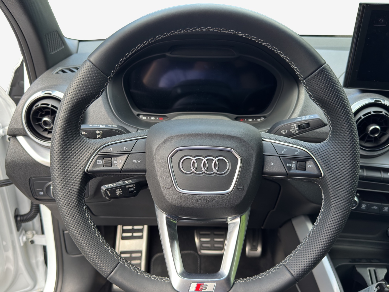 AUDI Q2 35 TFSI advanced S-tronic-image-9