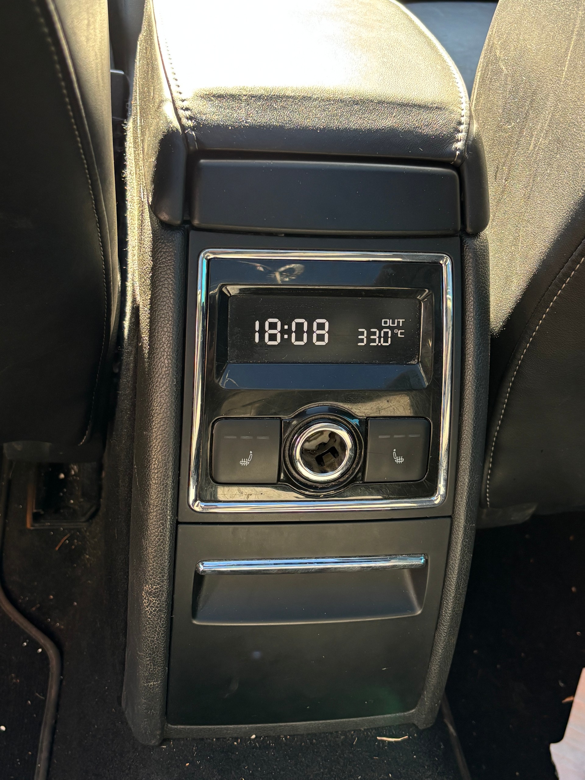 SKODA Superb Combi 3.6 FSI Elegance 4x4 DSG-image-11