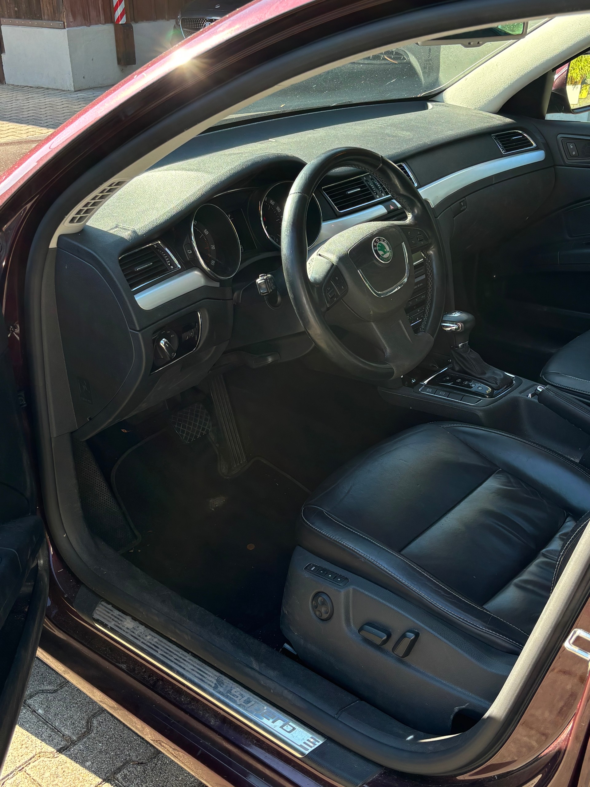 SKODA Superb Combi 3.6 FSI Elegance 4x4 DSG-image-5