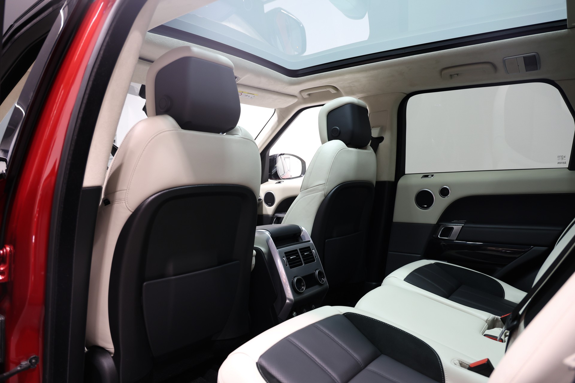 LAND ROVER Range Rover Sport D350 3.0D I6 MHEV HST Automatic *CH-Fahrzeug*-image-19