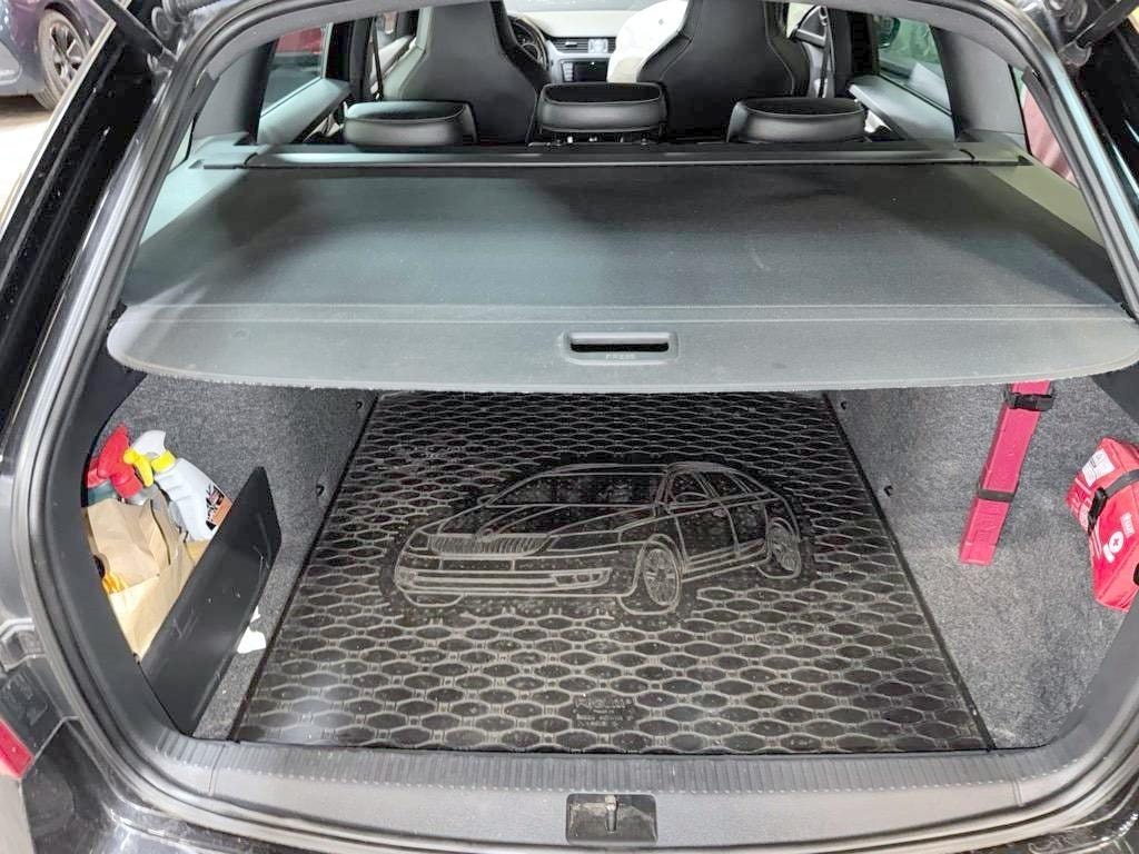 SKODA Octavia Combi 2.0 TDI RS DSG-image-15