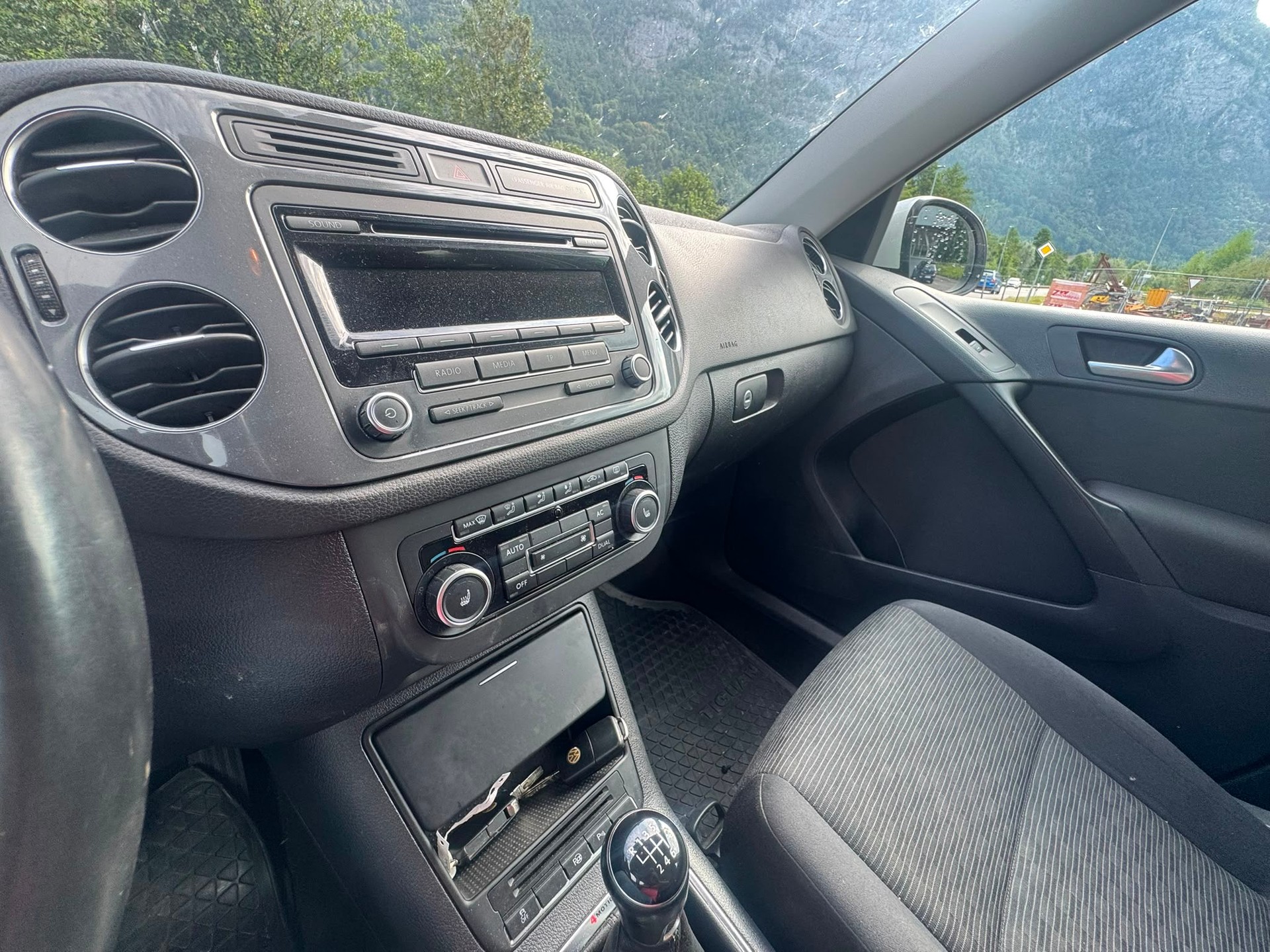 VW Tiguan 1.4 TSI Sport&Style 4Motion-image-15