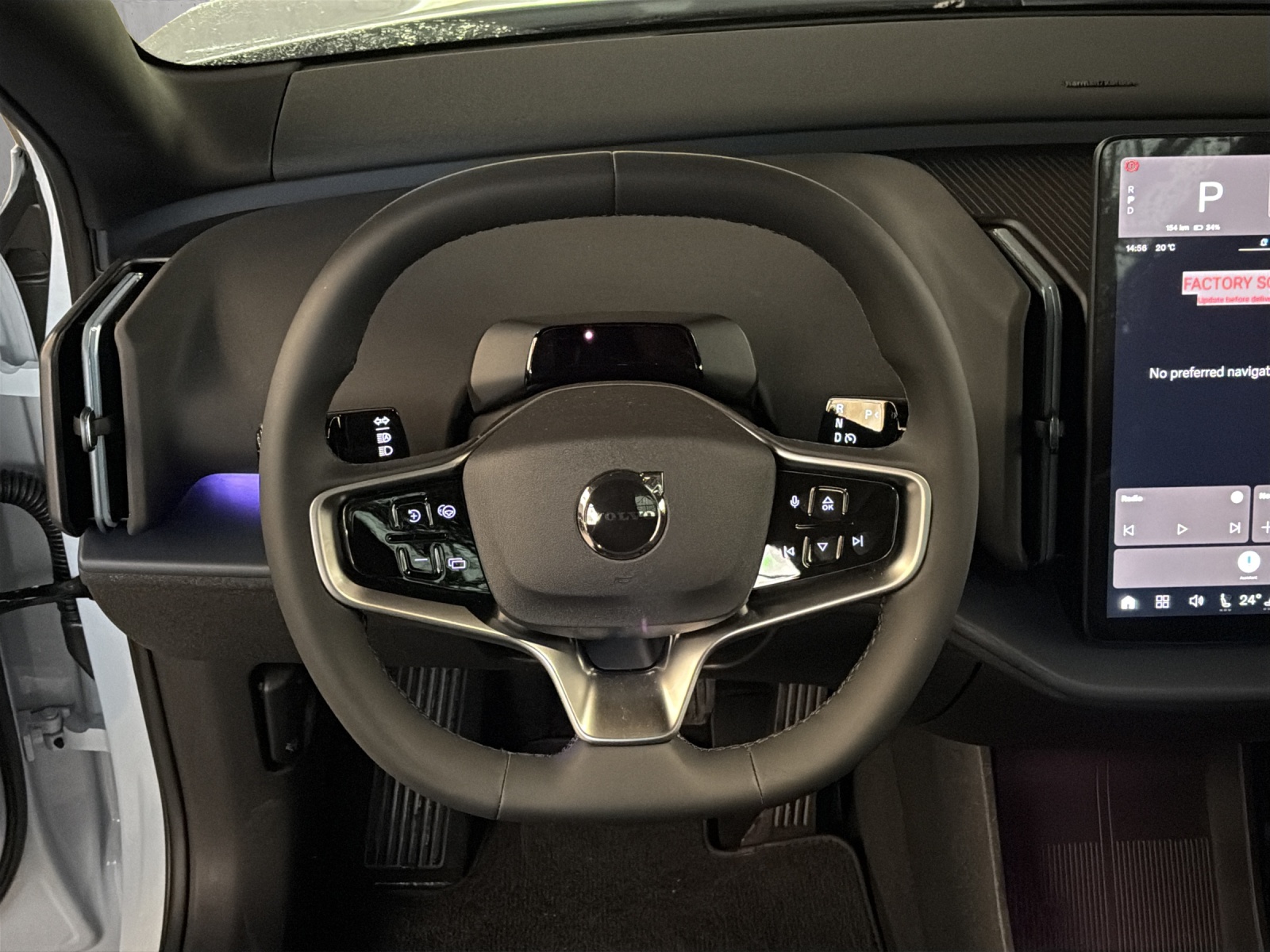 VOLVO EX30 E60 69kWh Twin Ultra-image-9