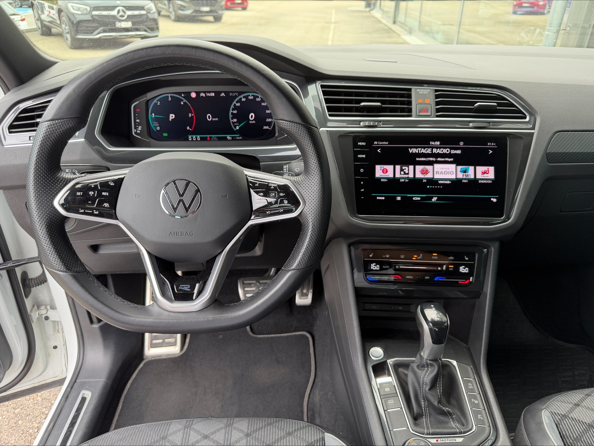 VW Tiguan 2.0 TDI SCR Selection 4Motion DSG-image-5