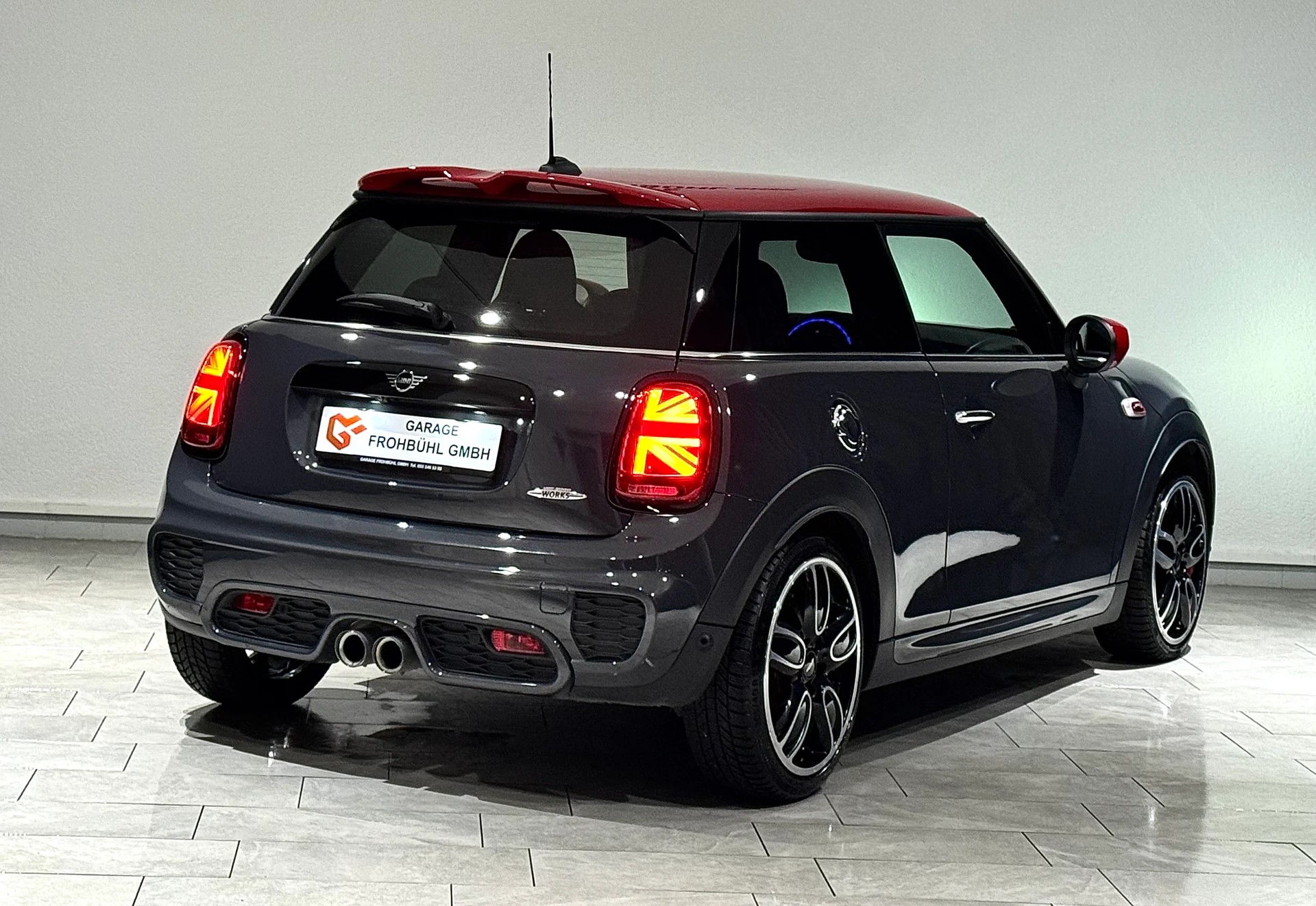 MINI Cooper John Cooper Works Steptronic-showroom-element-3