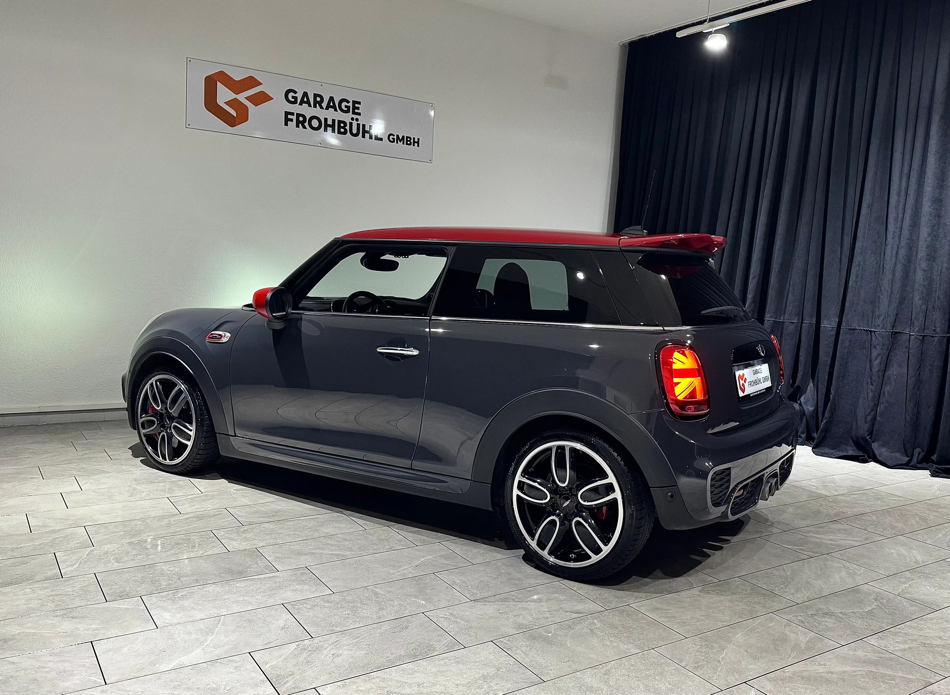 MINI Cooper John Cooper Works Steptronic-image-6