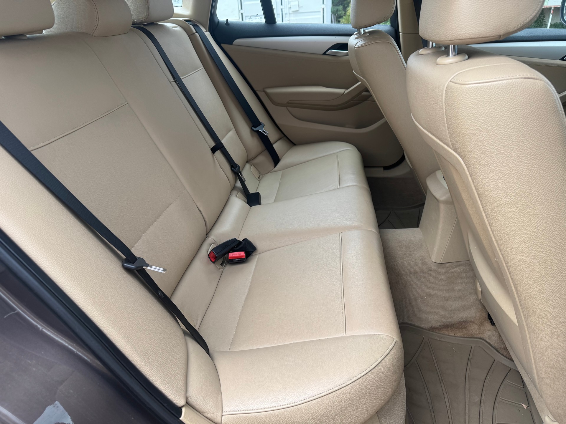 BMW X1 xDrive 18d-image-6