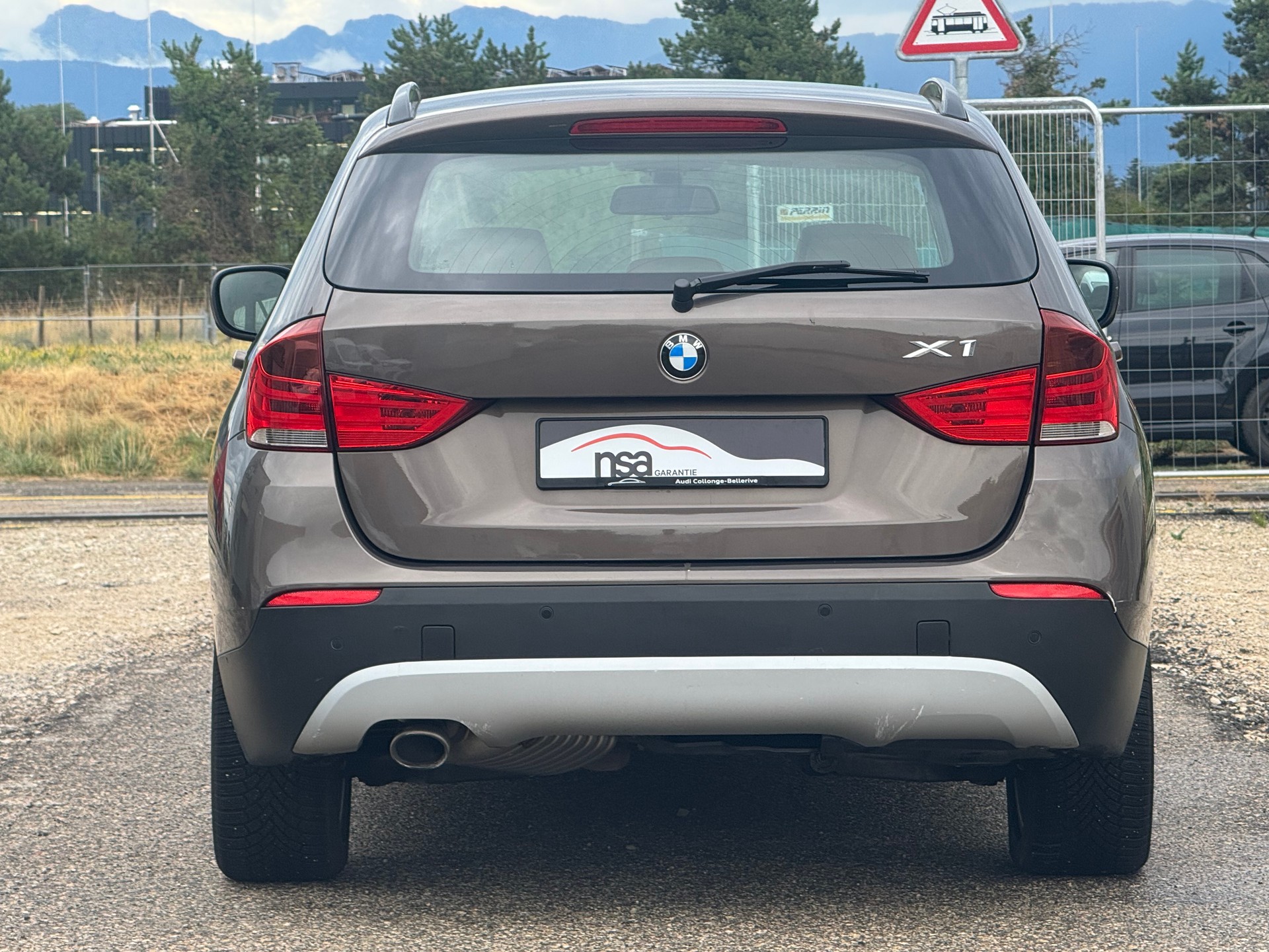BMW X1 xDrive 18d-image-4
