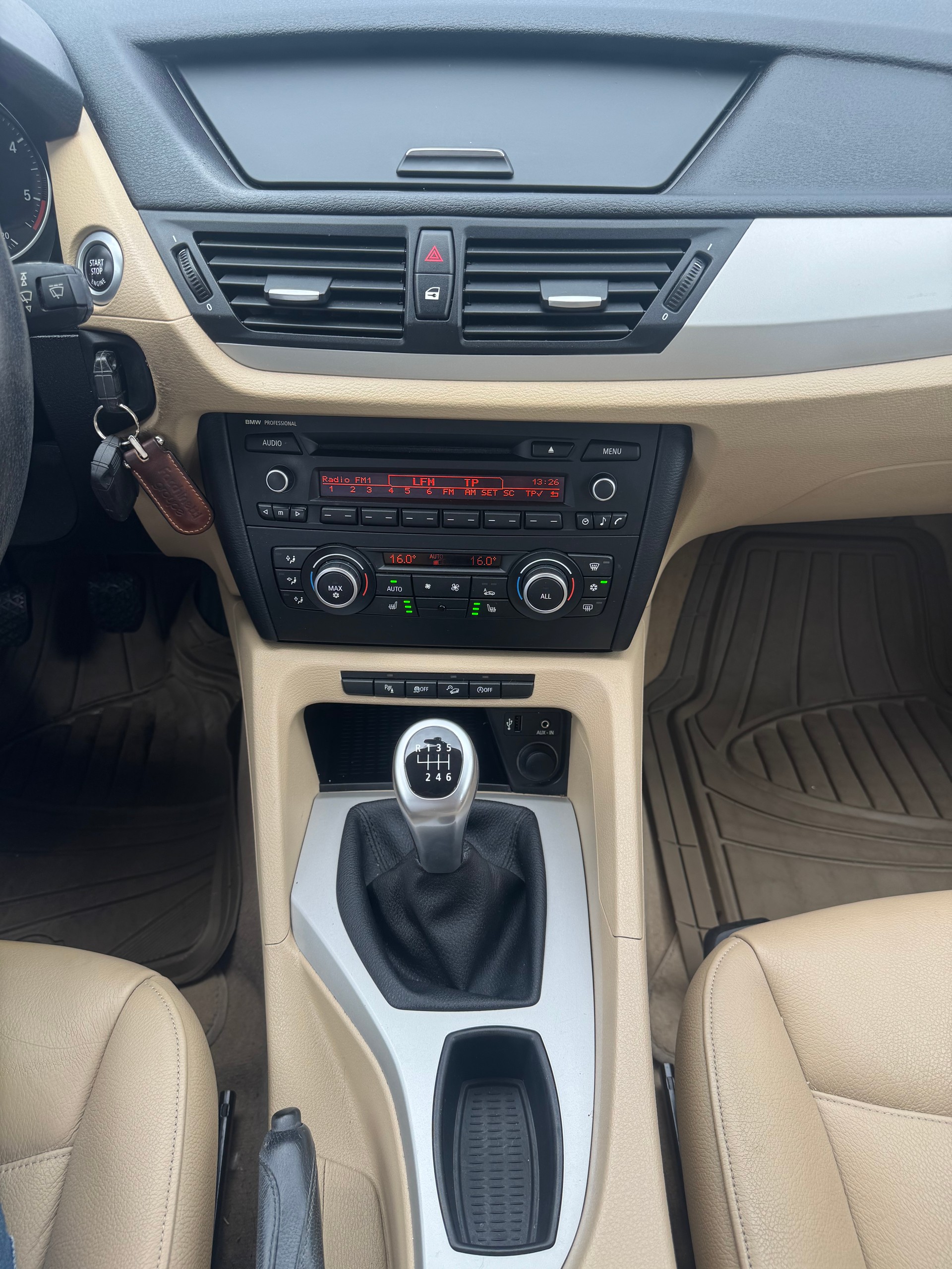 BMW X1 xDrive 18d-image-9