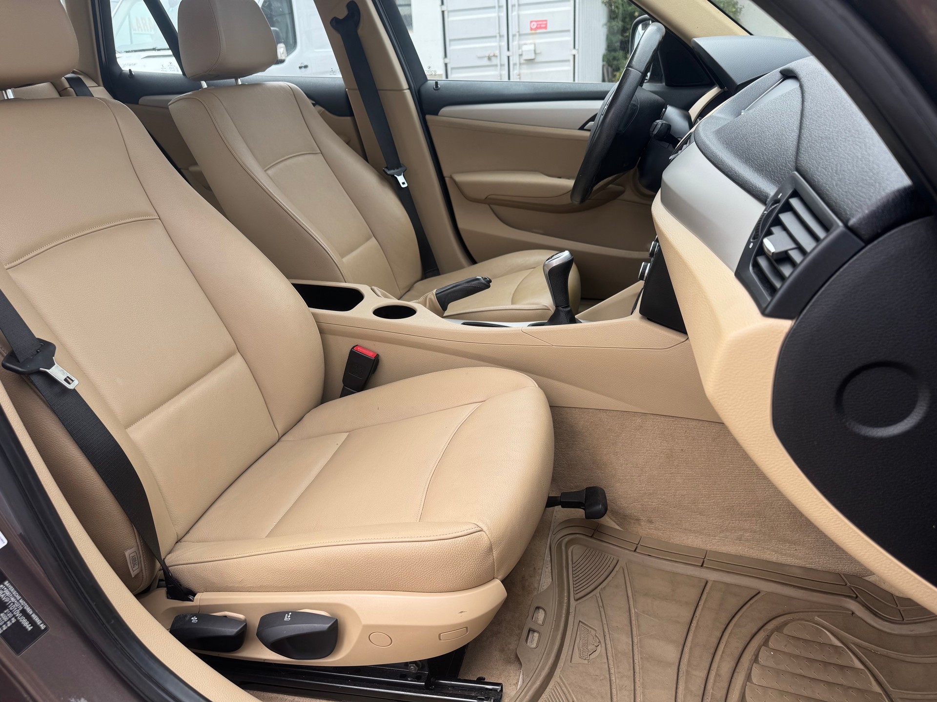 BMW X1 xDrive 18d-image-7
