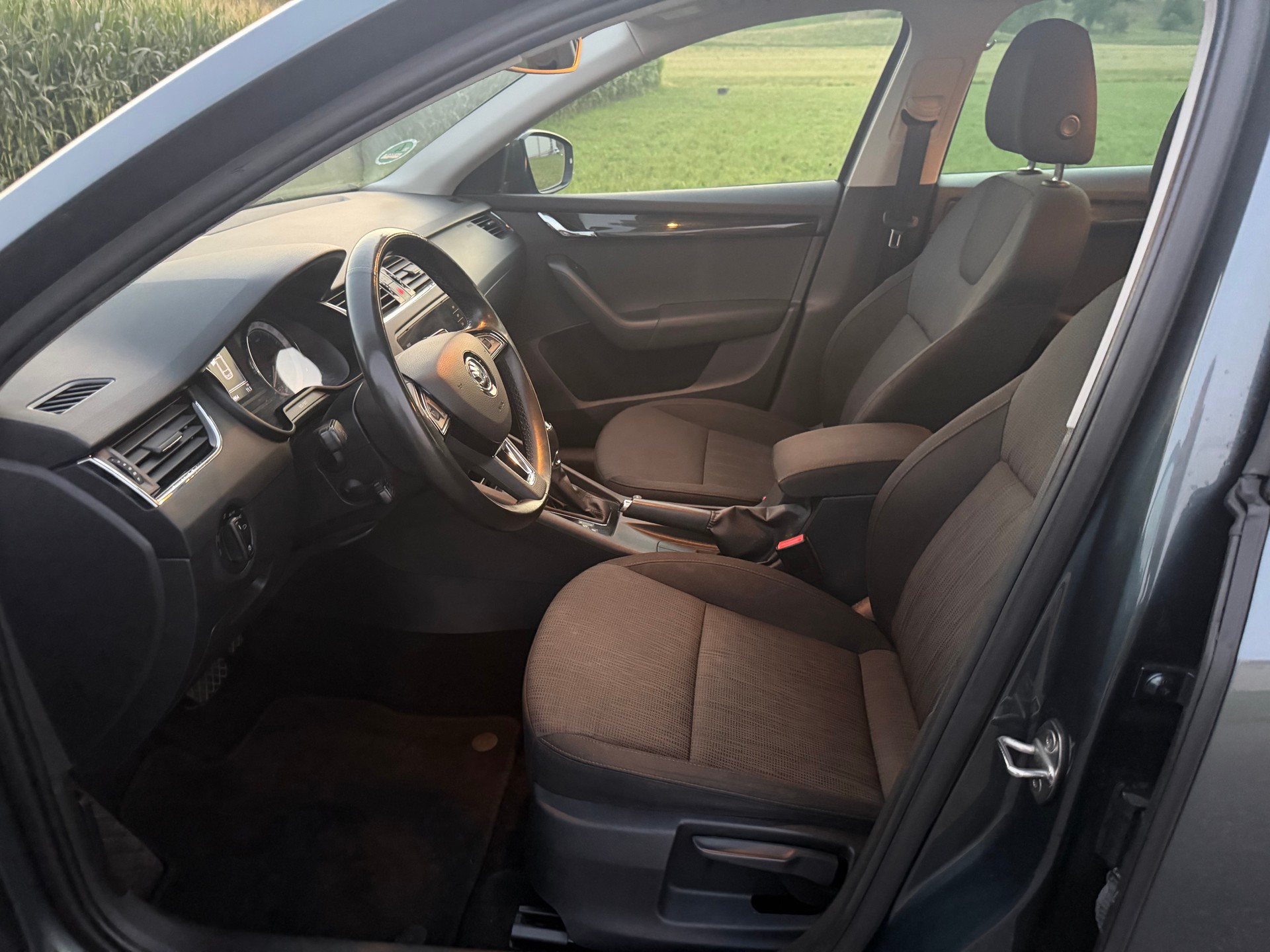 SKODA Octavia Combi 2.0 TDI Prag 4x4 DSG-image-7
