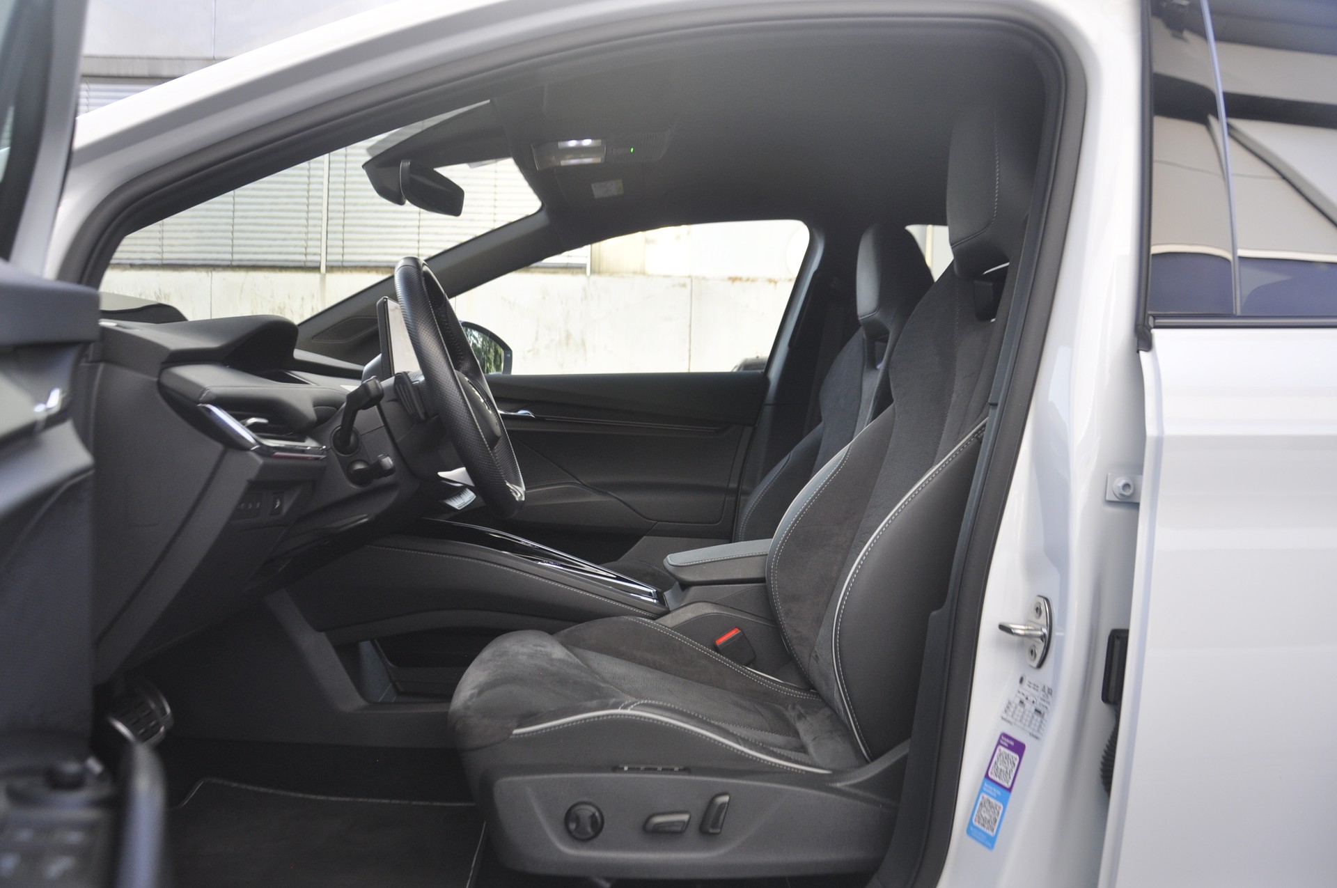 SKODA Enyaq 85 Sportline-image-4