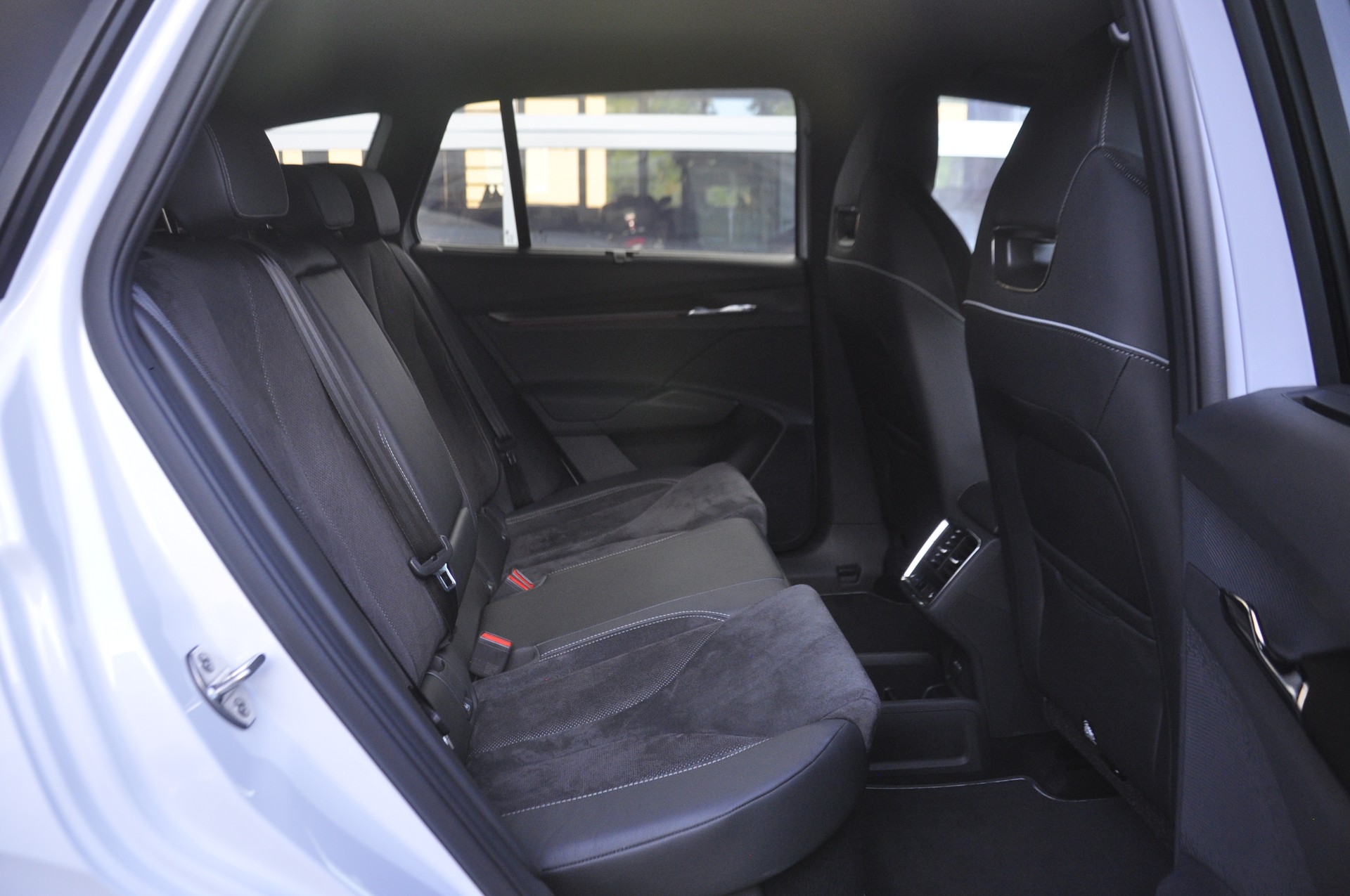 SKODA Enyaq 85 Sportline-image-8