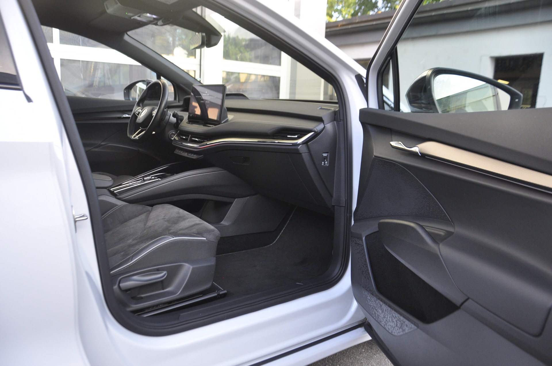 SKODA Enyaq 85 Sportline-image-6