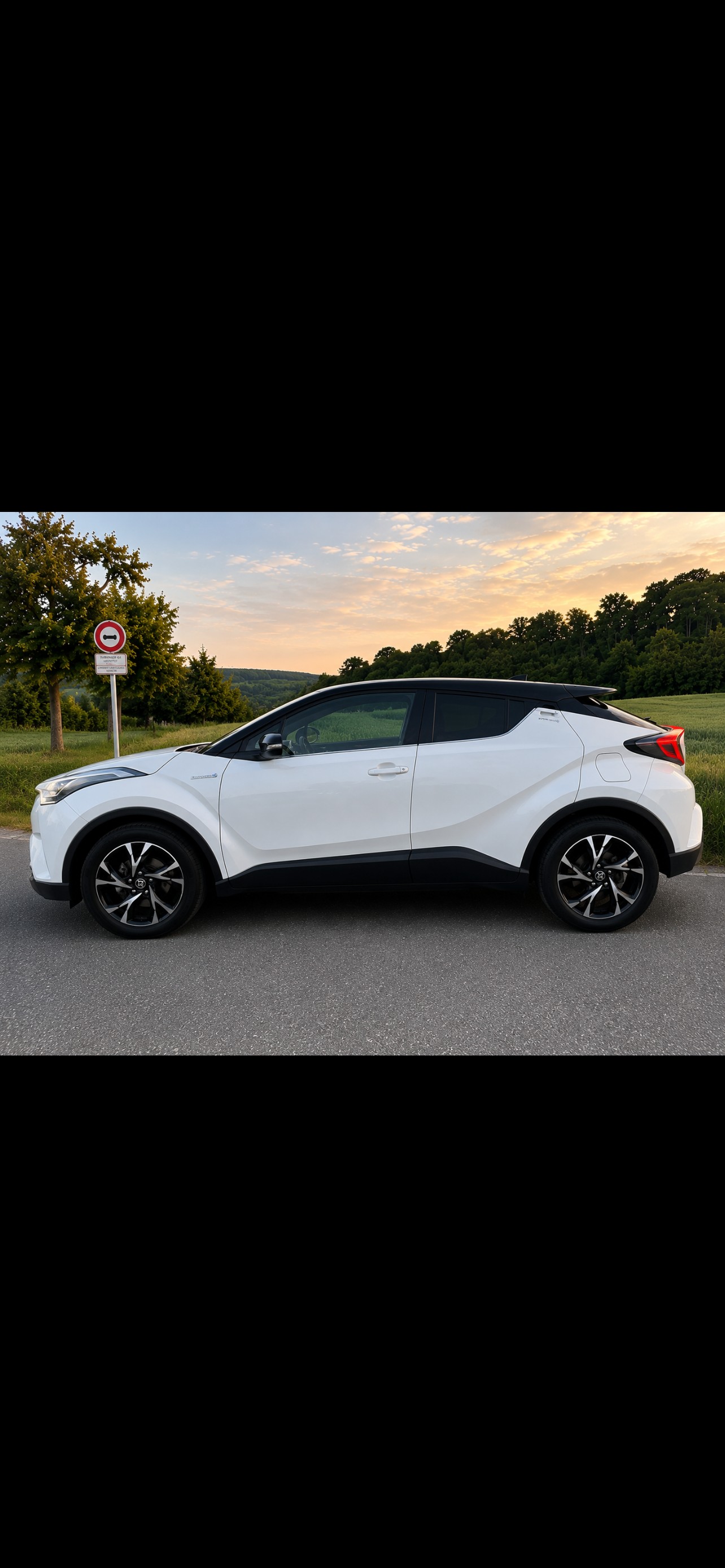 TOYOTA C-HR 1.8 HSD CVT Trend-showroom-element-1