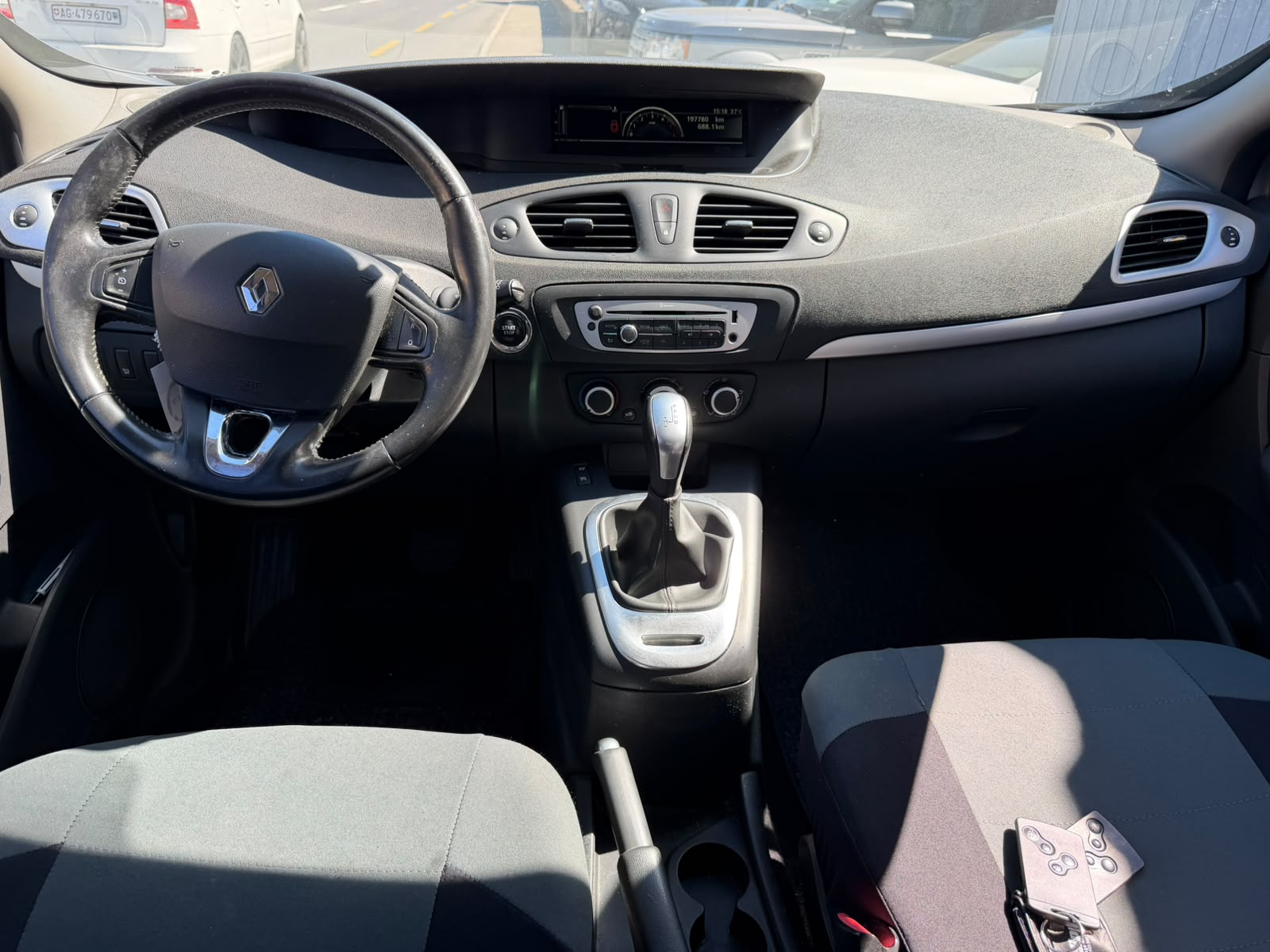RENAULT Scénic 1.5 dCi Expression EDC-image-9