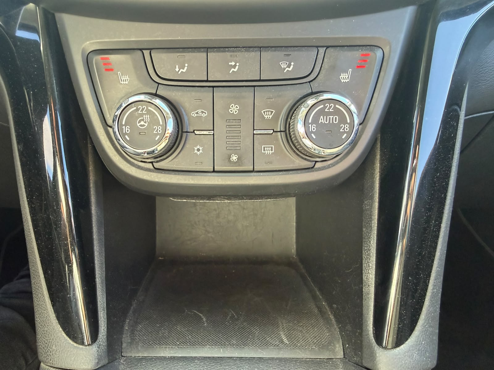 OPEL Zafira Tourer 1.6i 16V Turbo Active Ed. Aut.-image-19