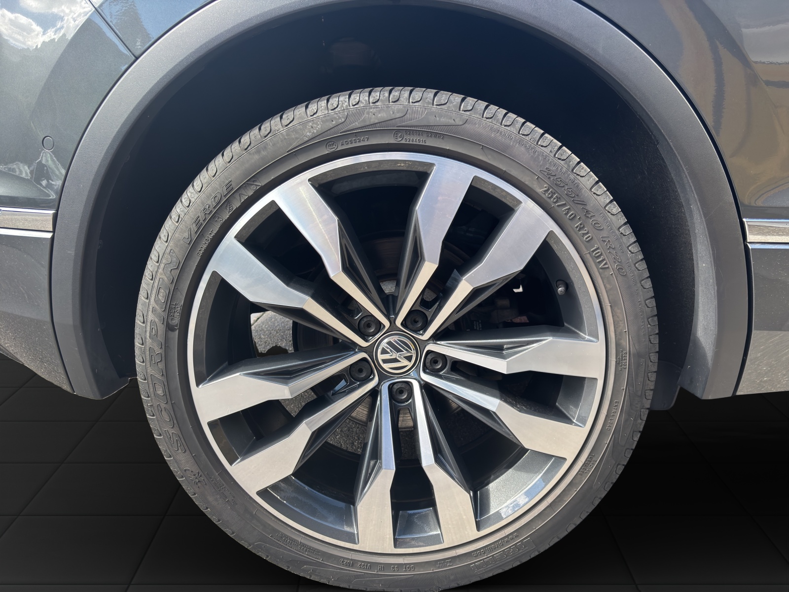 VW Tiguan 2.0 TDI SCR Highline 4Motion DSG-image-14