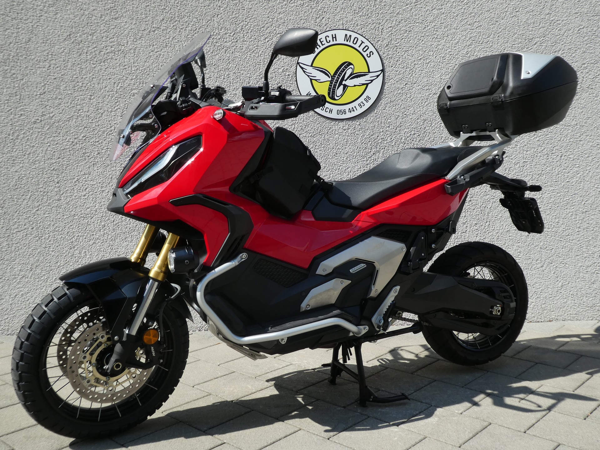 HONDA X-ADV 750-showroom-element-1