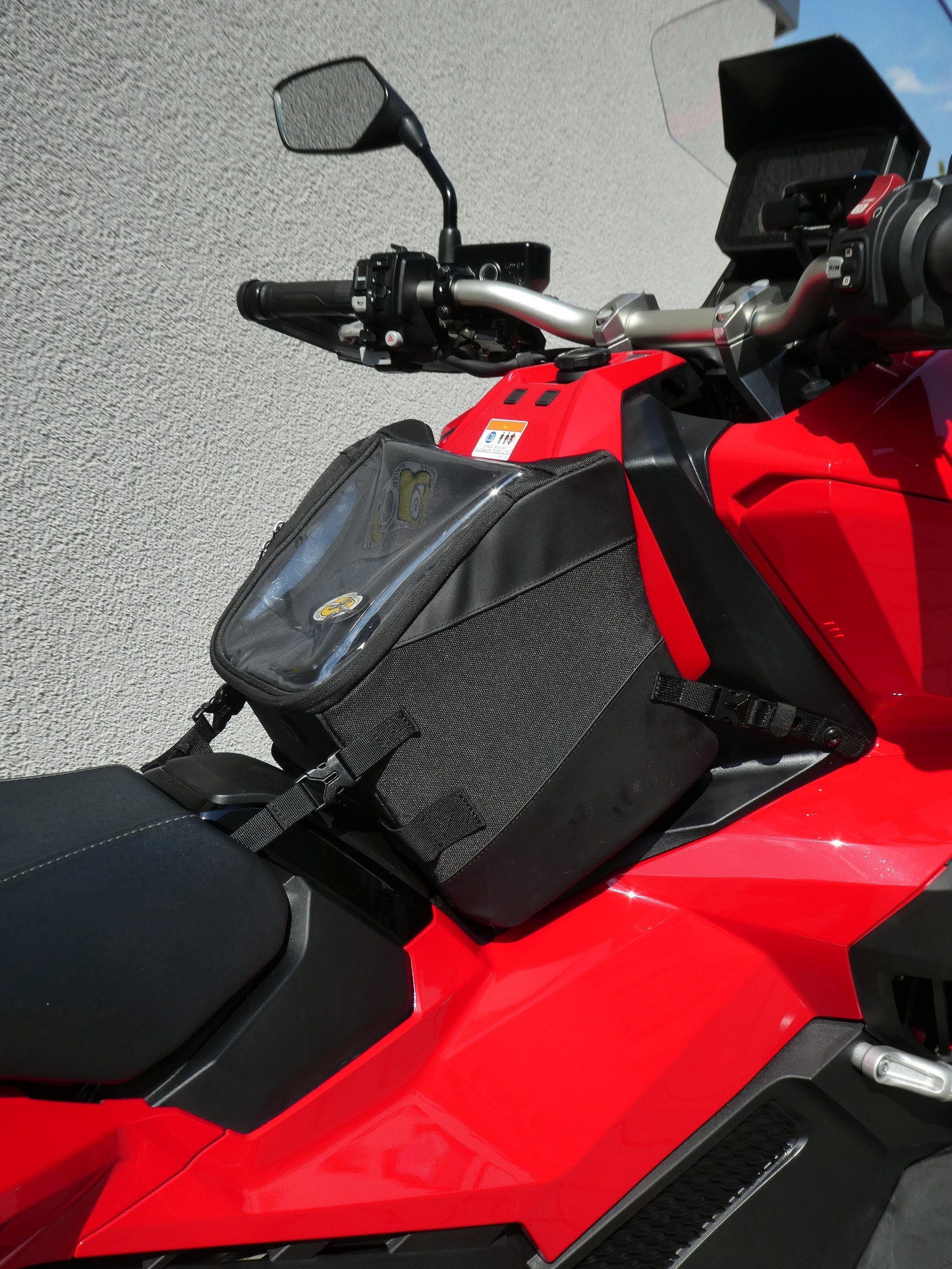 HONDA X-ADV 750-image-8
