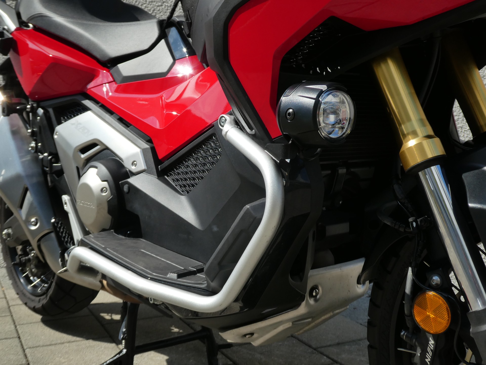 HONDA X-ADV 750-image-4