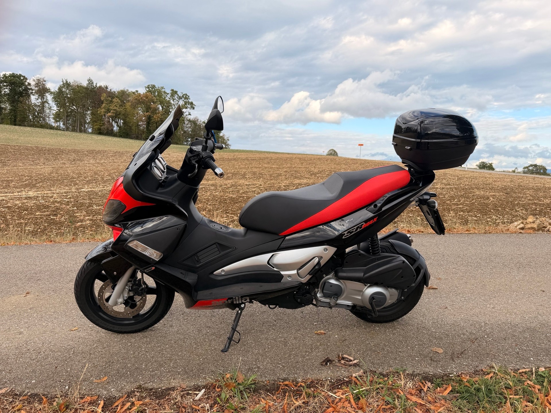 APRILIA SR Max 300 i.e-image-2