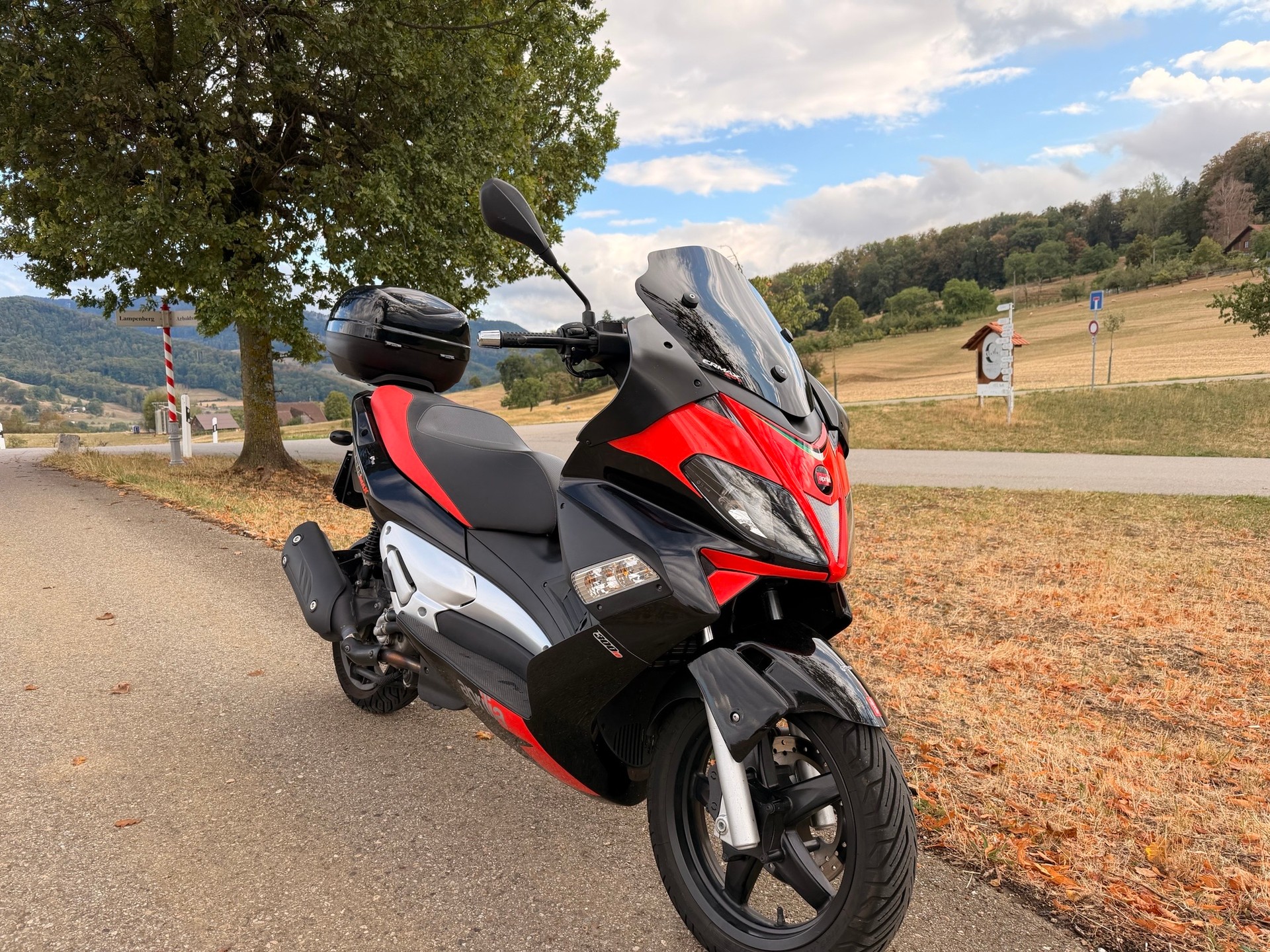 APRILIA SR Max 300 i.e-image-1
