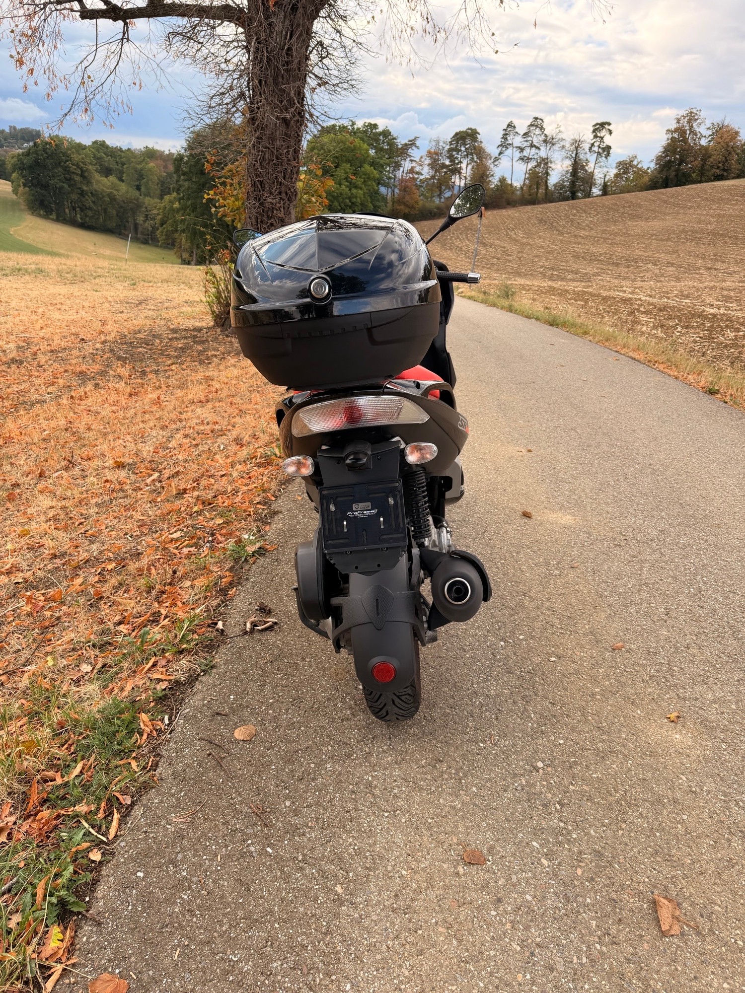 APRILIA SR Max 300 i.e-image-4
