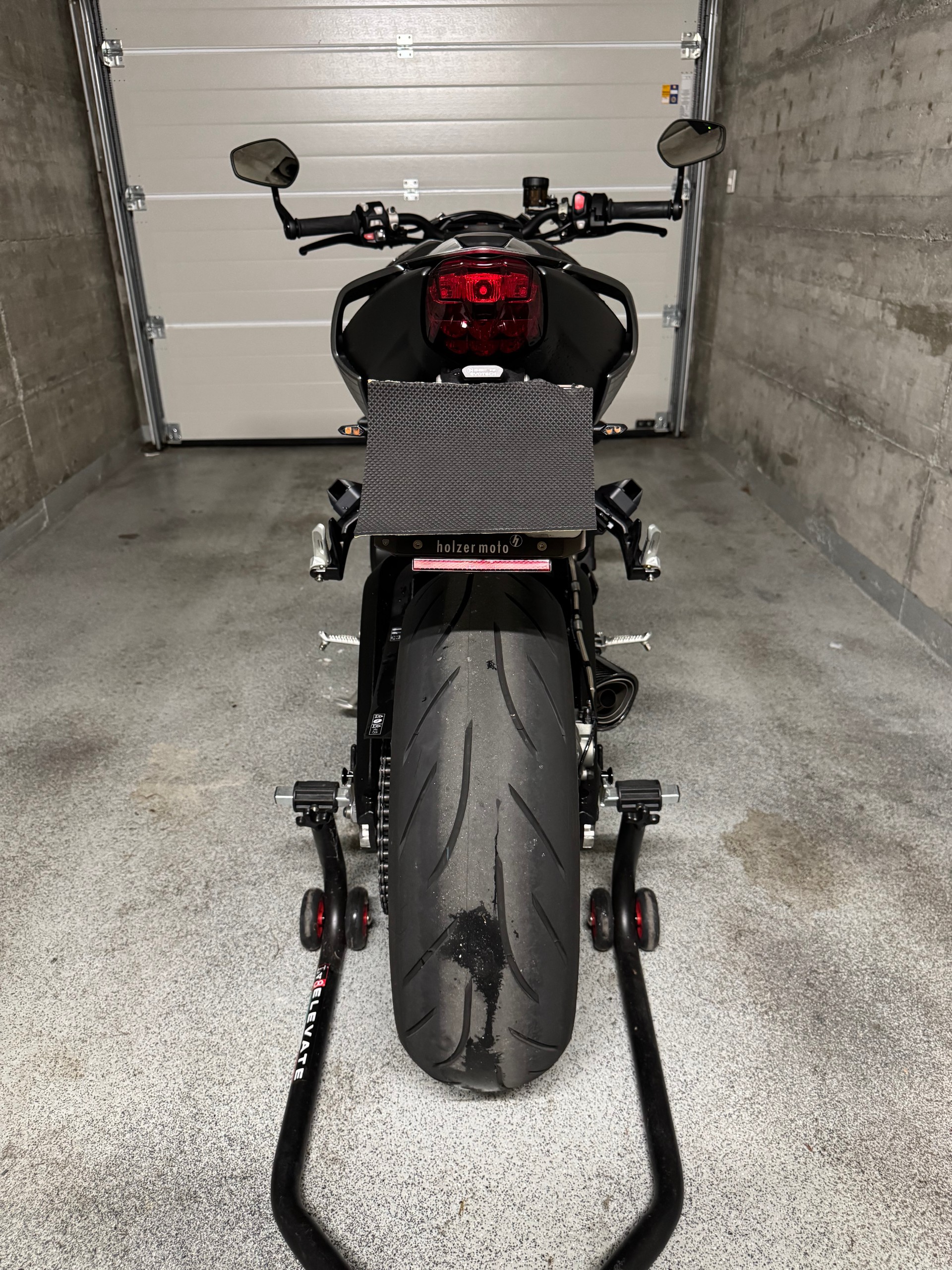 TRIUMPH Street Triple RS 765 ABS-image-9