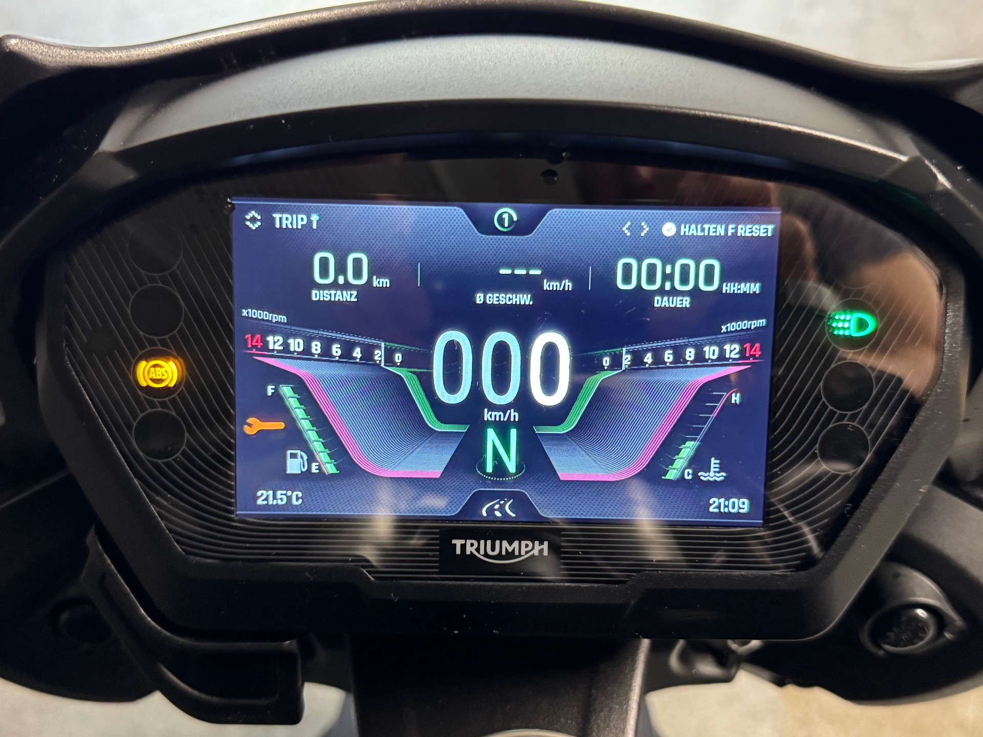 TRIUMPH Street Triple RS 765 ABS-image-7