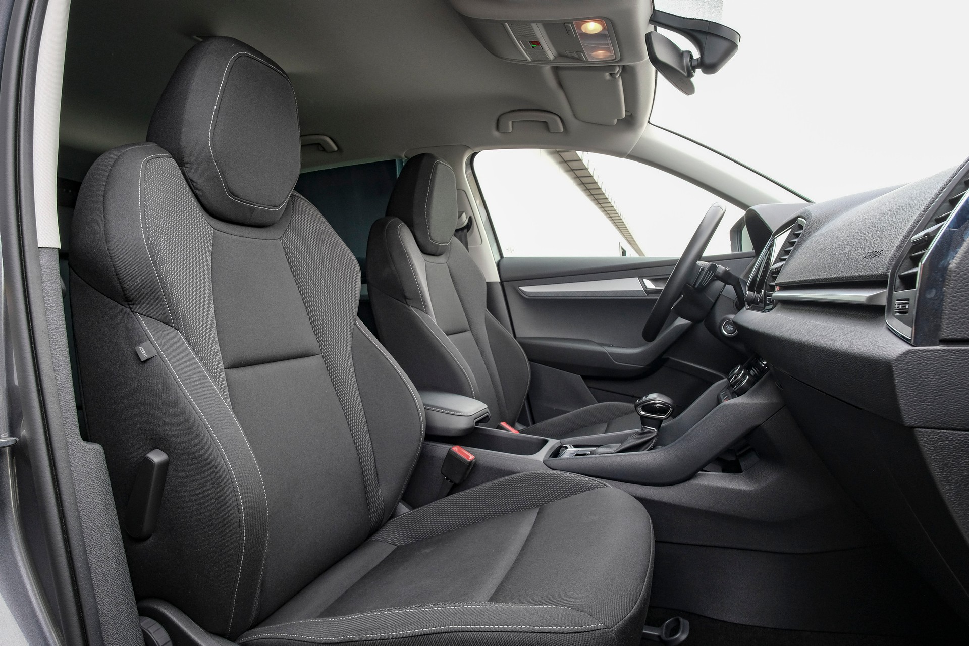 SKODA Karoq 1.5 TSI Fresh DSG-image-10